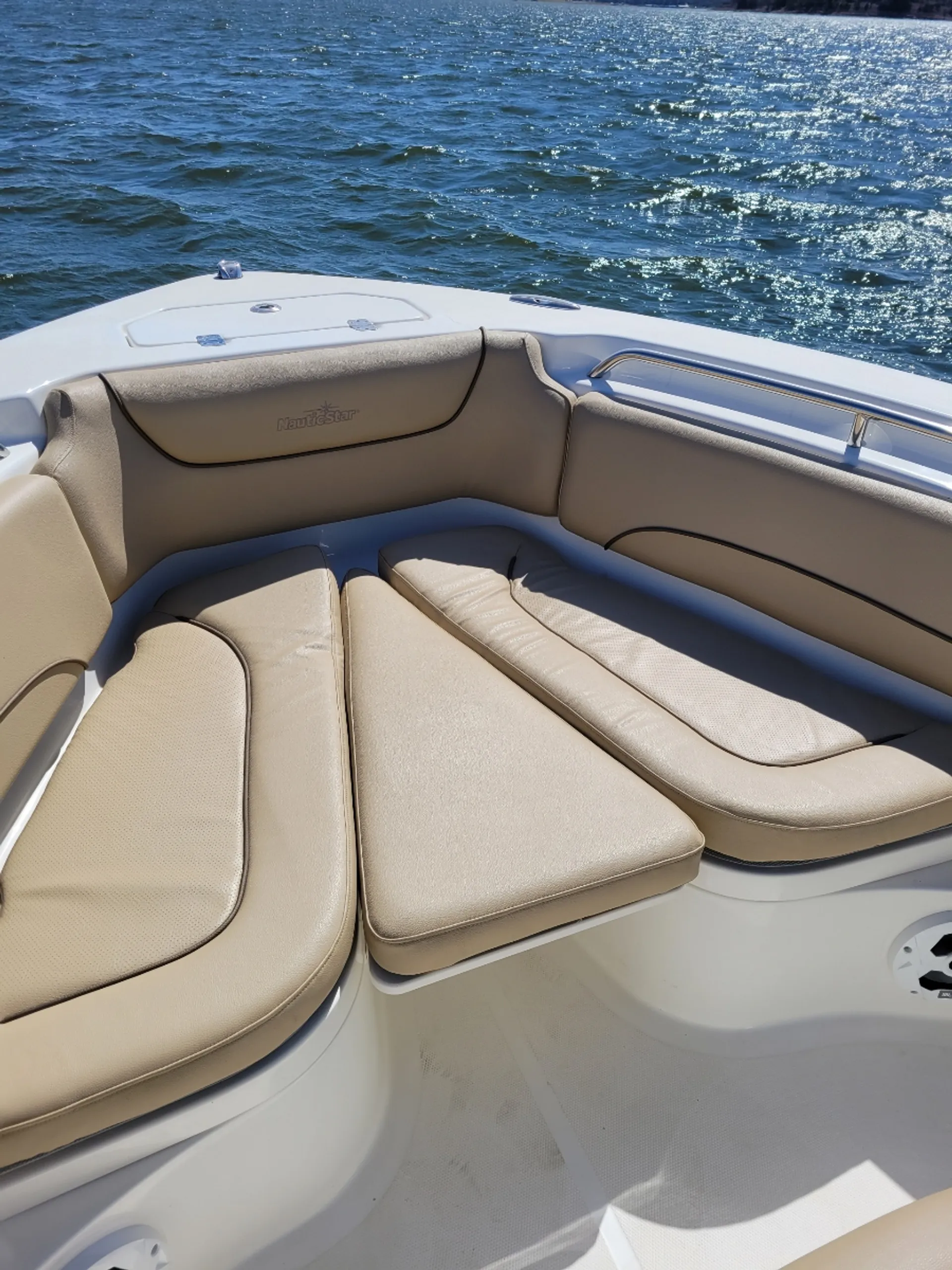 NAUTICSTAR BOATS 2102 LEGACY W/F200XB in Cypress, TX — photo 2