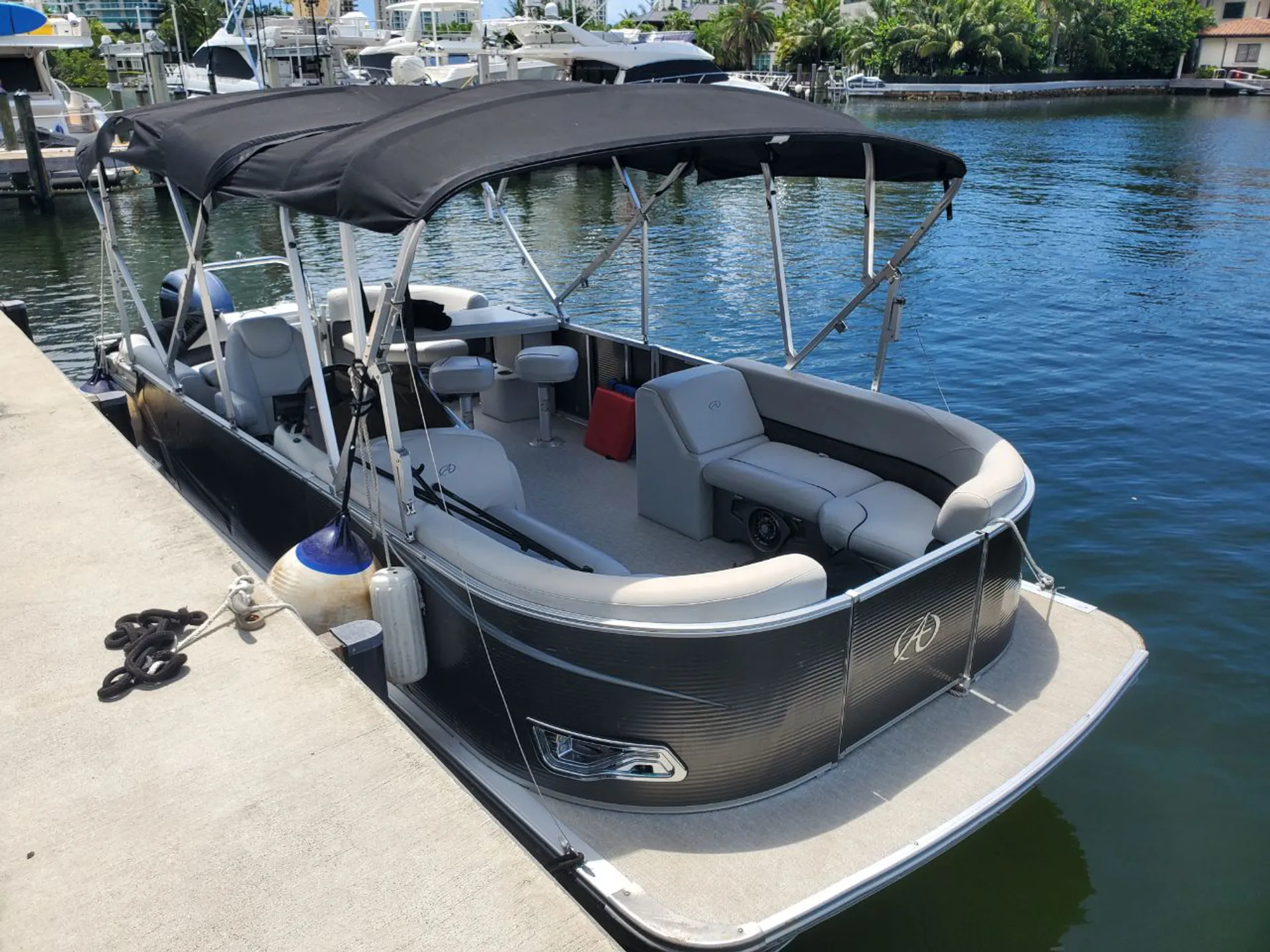 AVALON PONTOONS LS ENTERTAINER 2480ENT in Fort Lauderdale, FL — photo 5