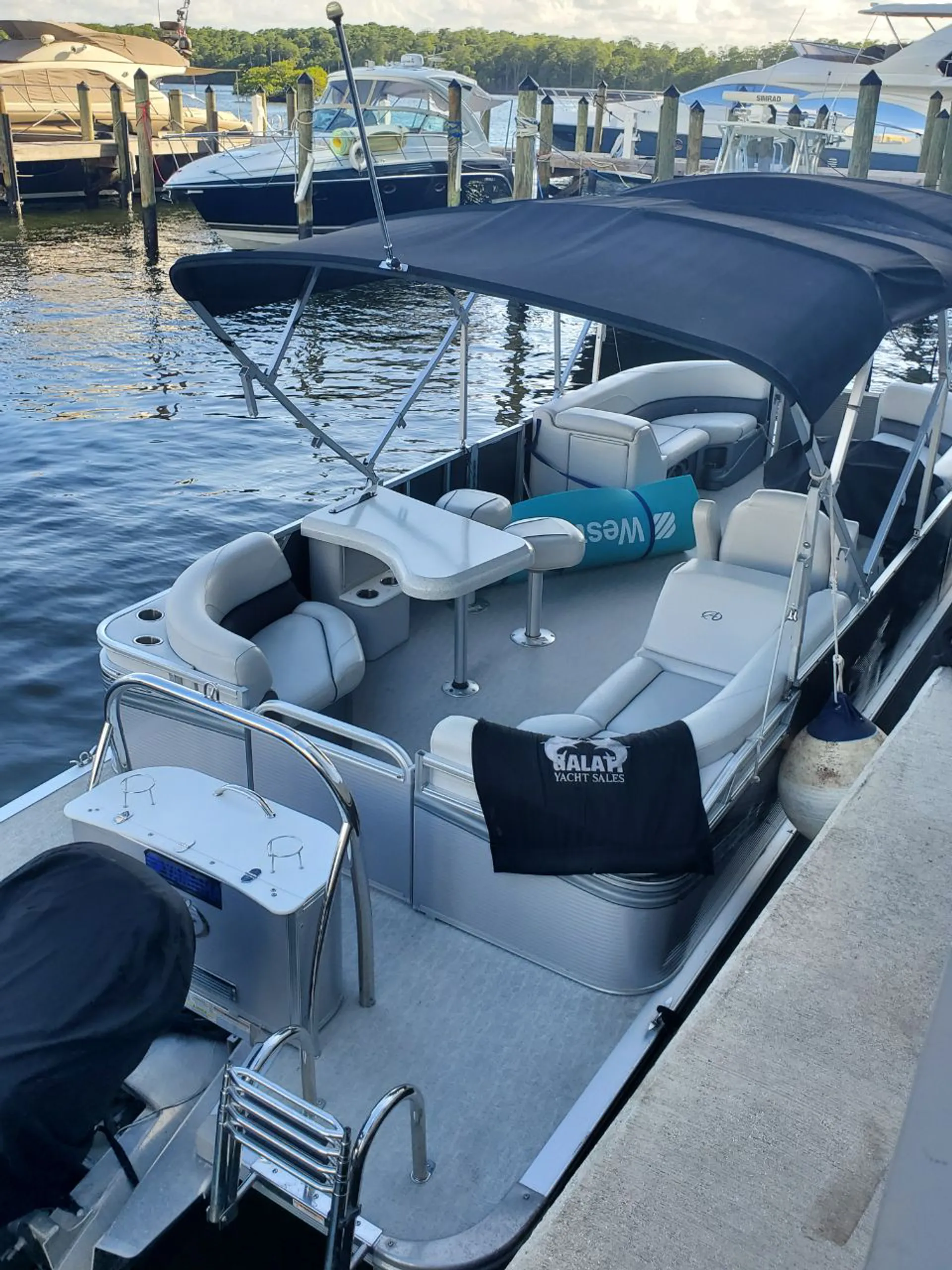 AVALON PONTOONS LS ENTERTAINER 2480ENT in Fort Lauderdale, FL — photo 2