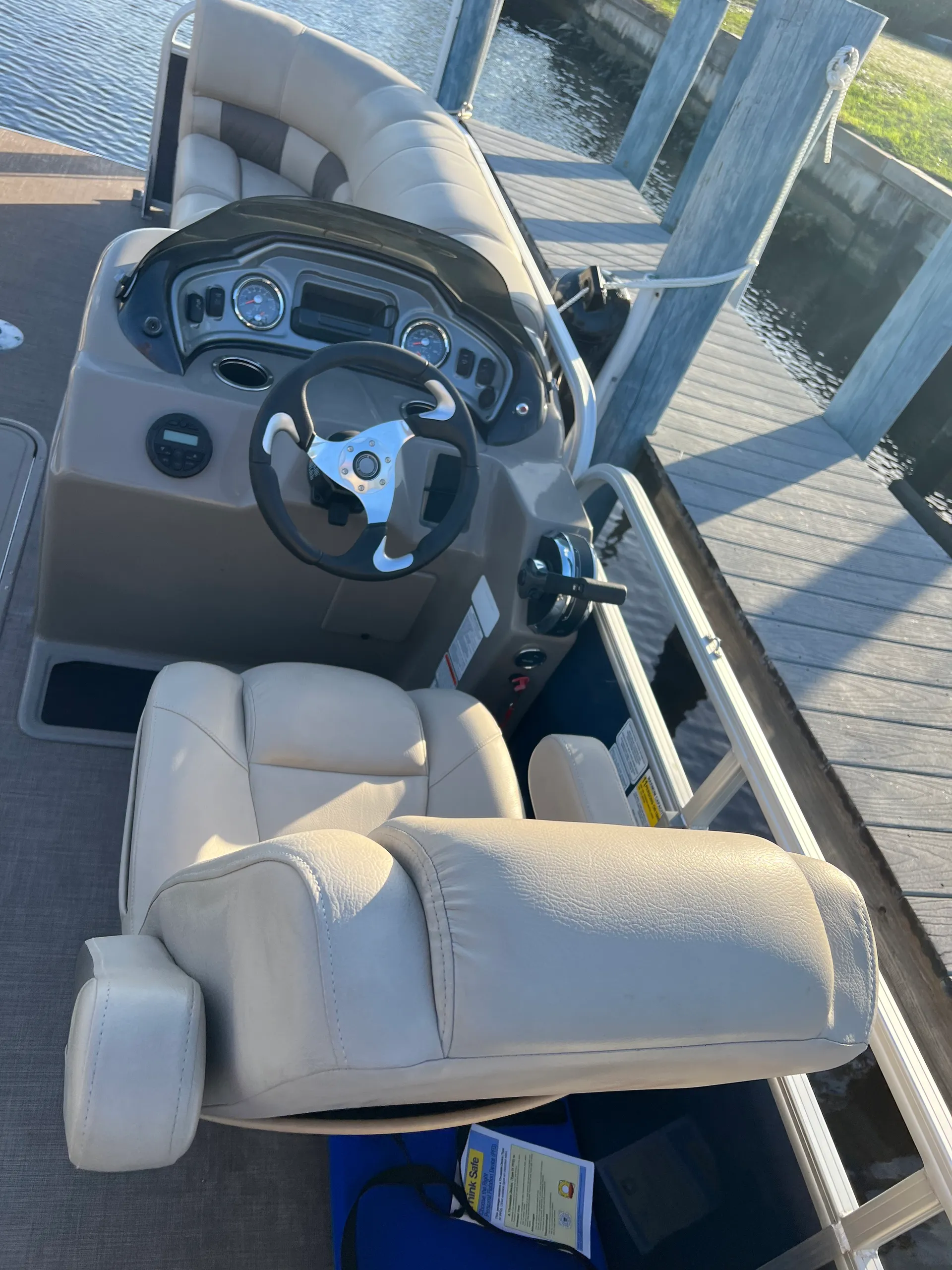 SUN TRACKER PARTY BARGE 22 XP3 in Cape Coral, FL — photo 2