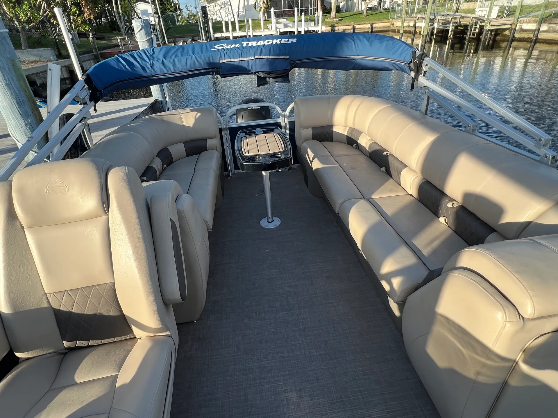 SUN TRACKER PARTY BARGE 22 XP3 in Cape Coral, FL — photo 3