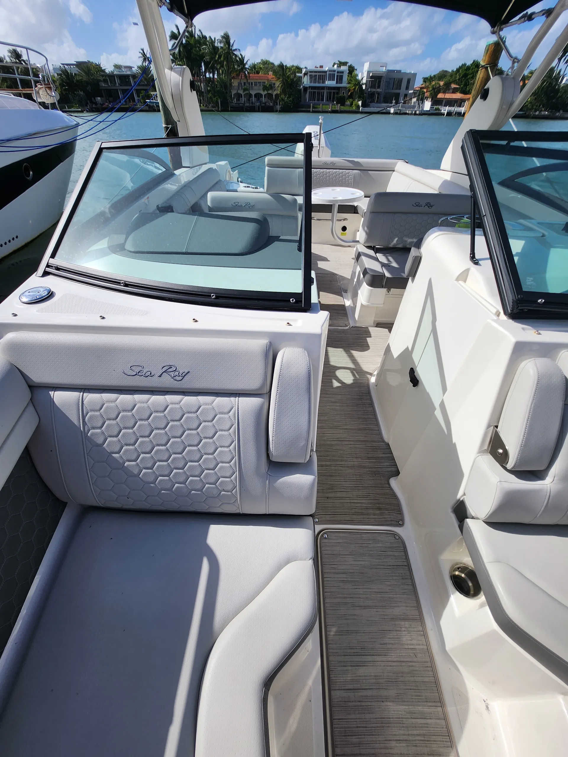 27 foot Searay new model