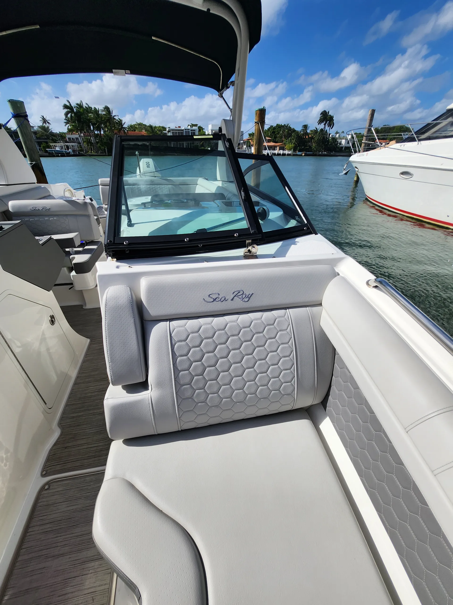 27 foot Searay new model