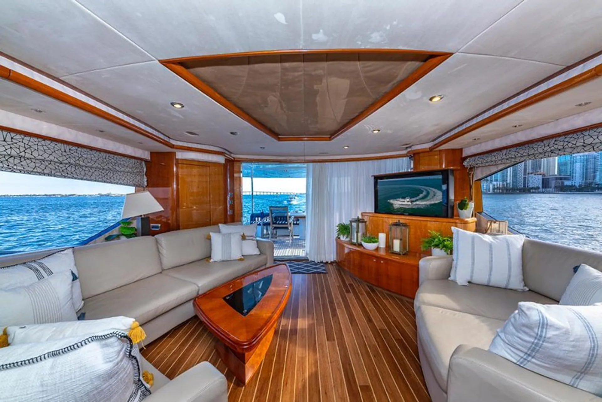 Sunseeker 82 Manhattan  in Miami Beach, FL — photo 6
