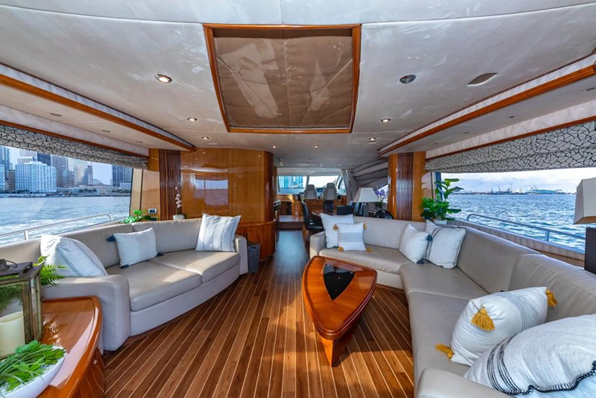 Sunseeker 82 Manhattan  in Miami Beach, FL — photo 5