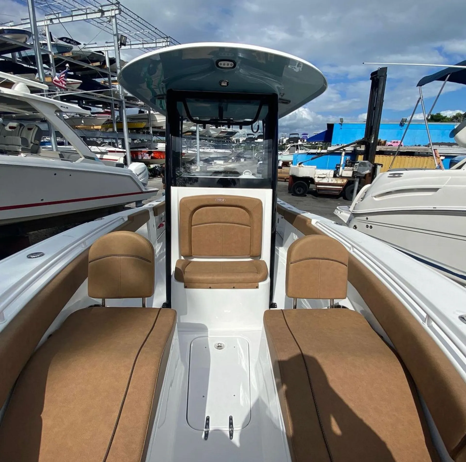 SEA HUNT BOATS ULTRA 275 SE in Key Biscayne, FL — photo 4