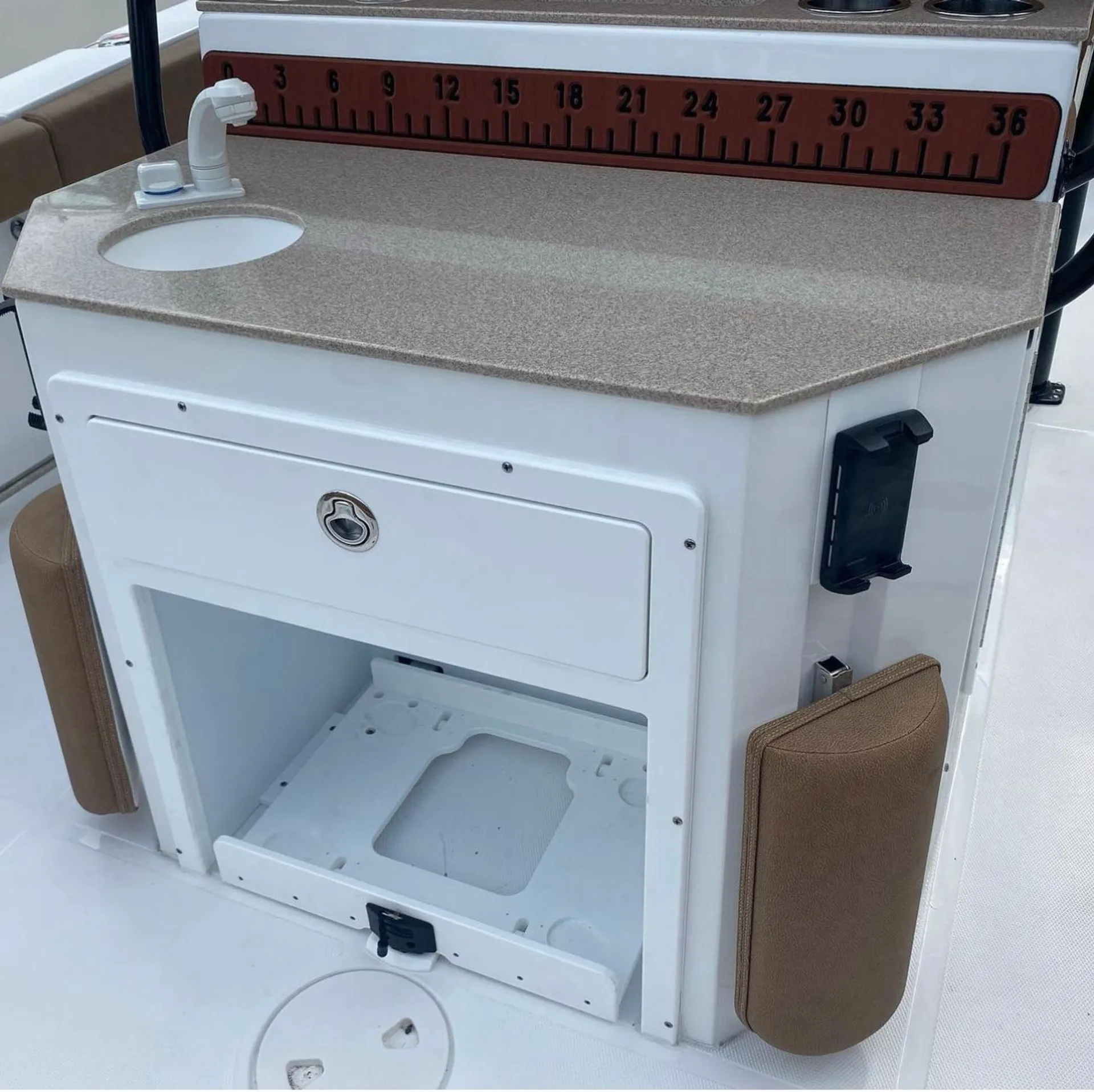 SEA HUNT BOATS ULTRA 275 SE in Key Biscayne, FL — photo 6