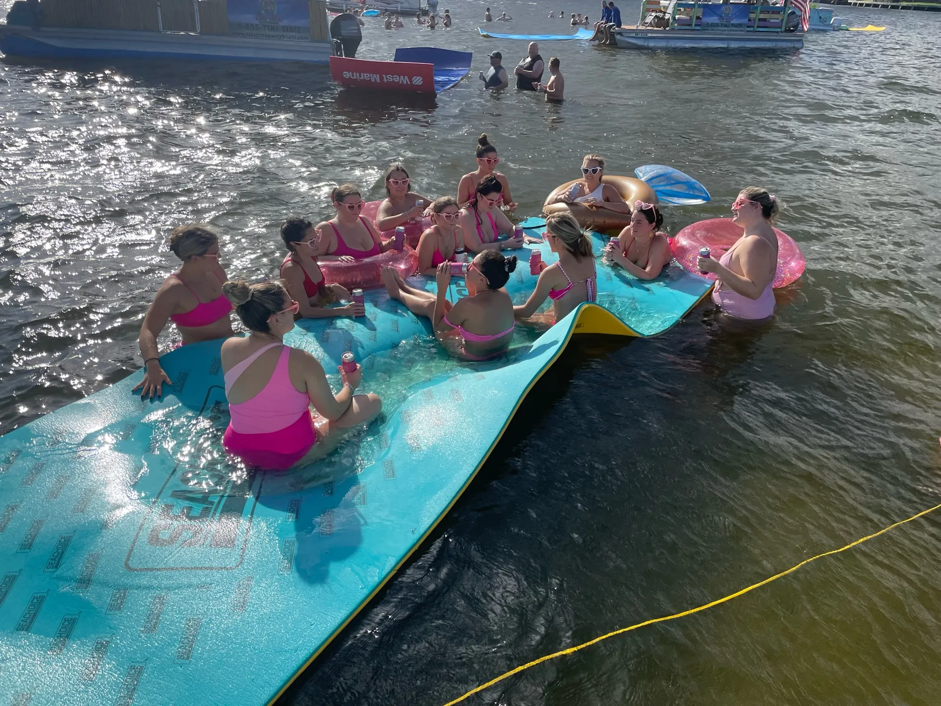 TIKI LOVE ---- 16 passenger amazing party boats .