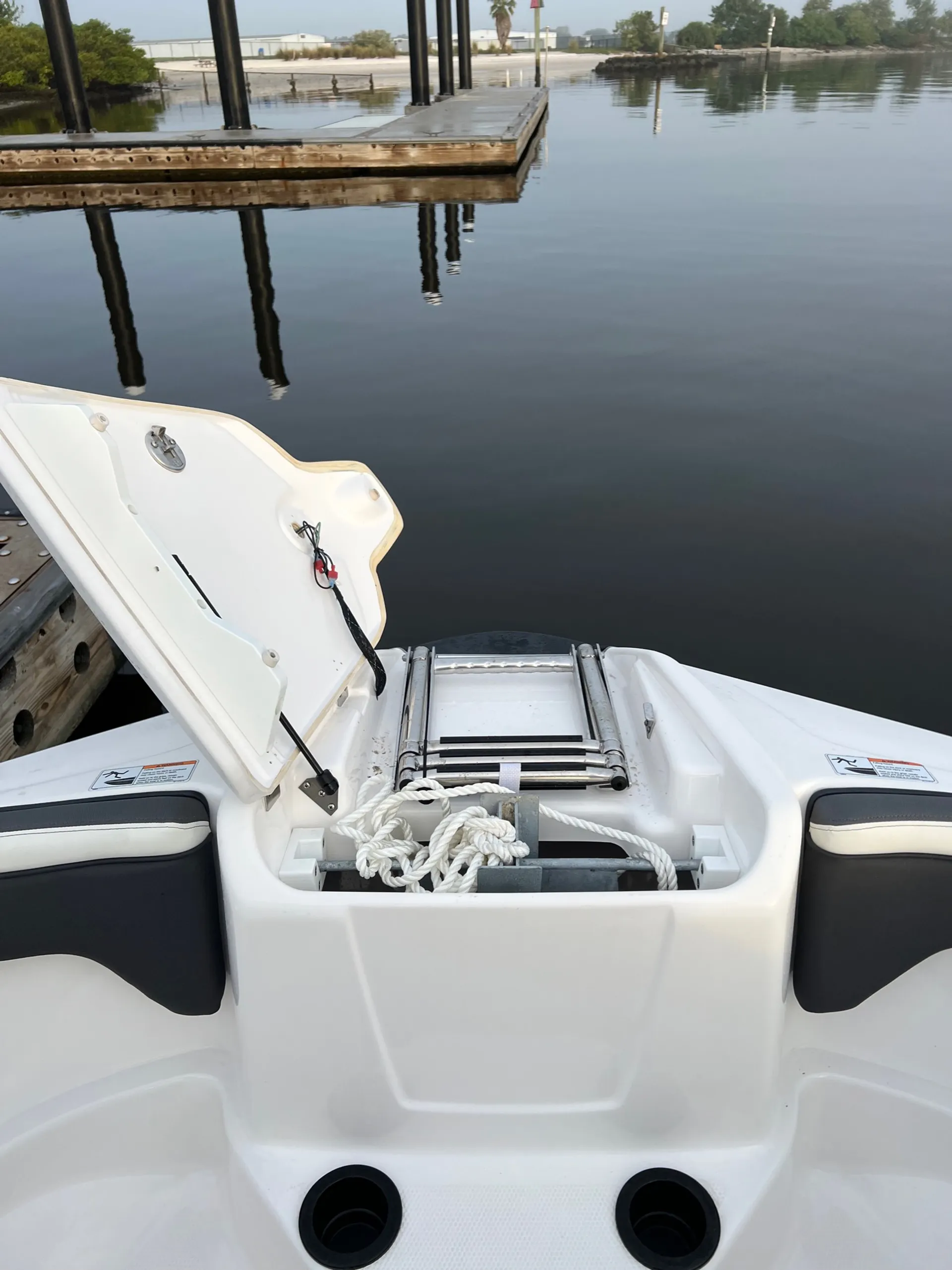 Yamaha 21.5ft Jet Boat