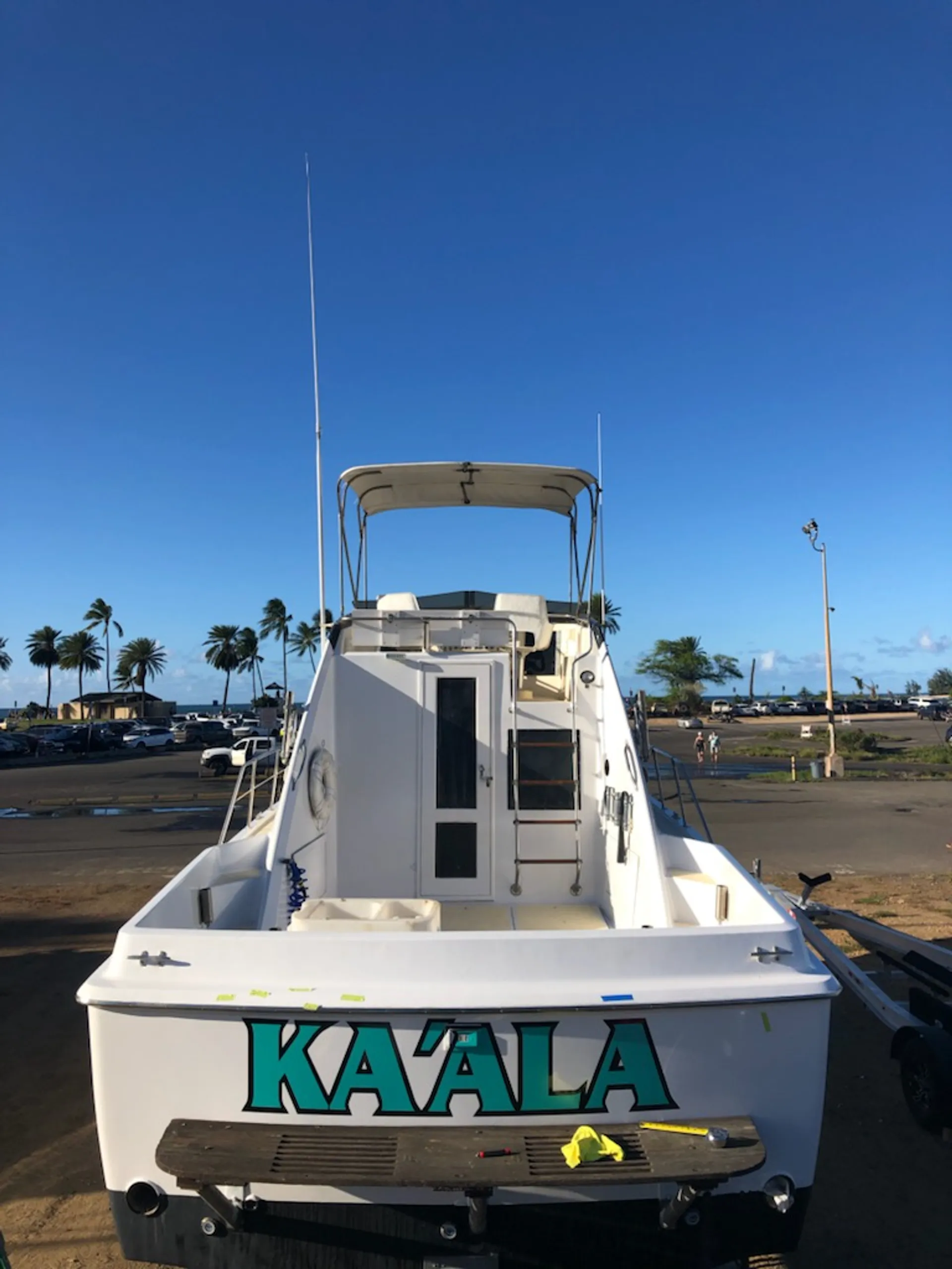 Hatteras Yachts 31 Sport Cruiser in Haleiwa, HI — photo 6