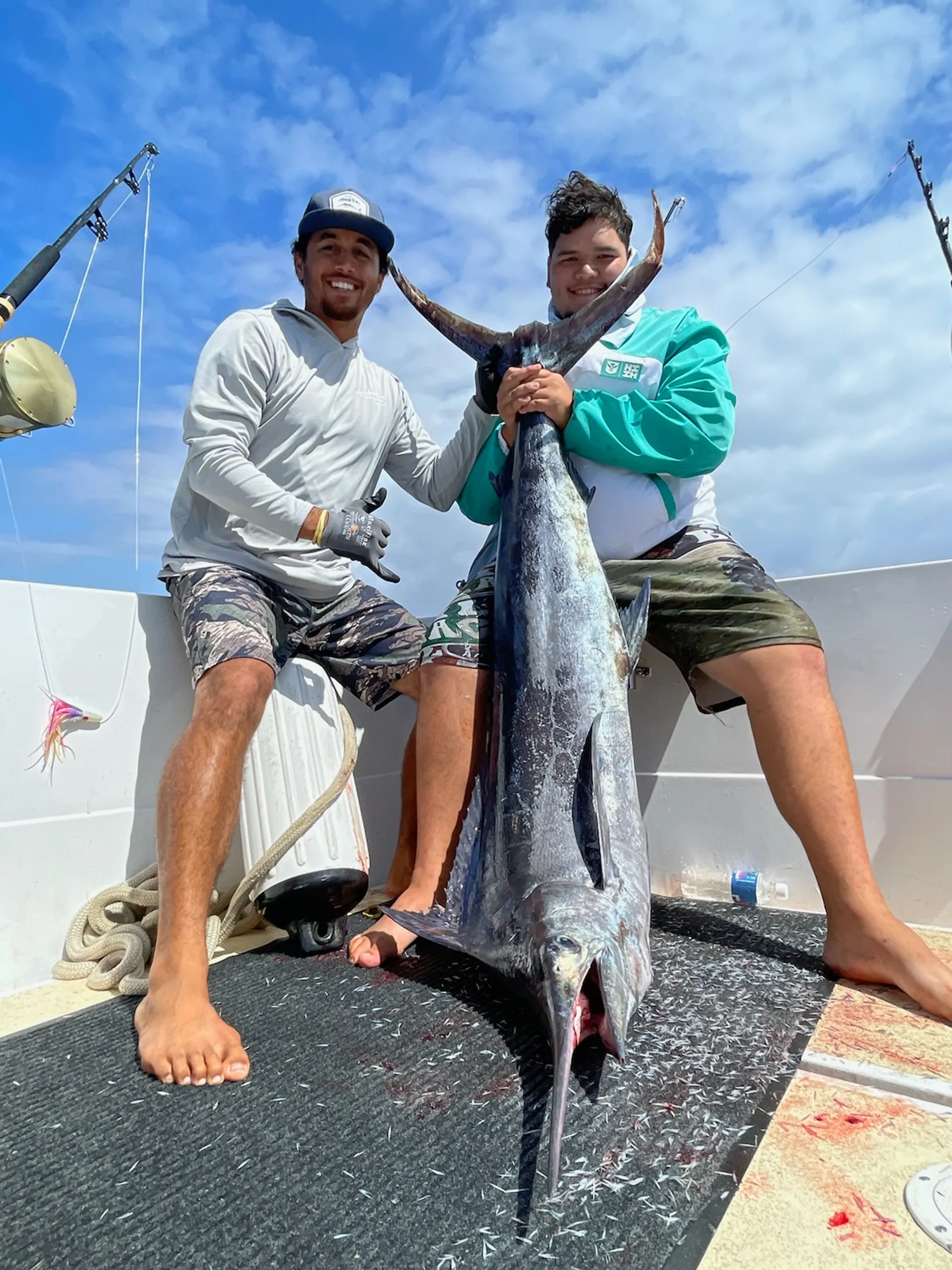 Hatteras Yachts 31 Sport Cruiser in Haleiwa, HI — photo 8