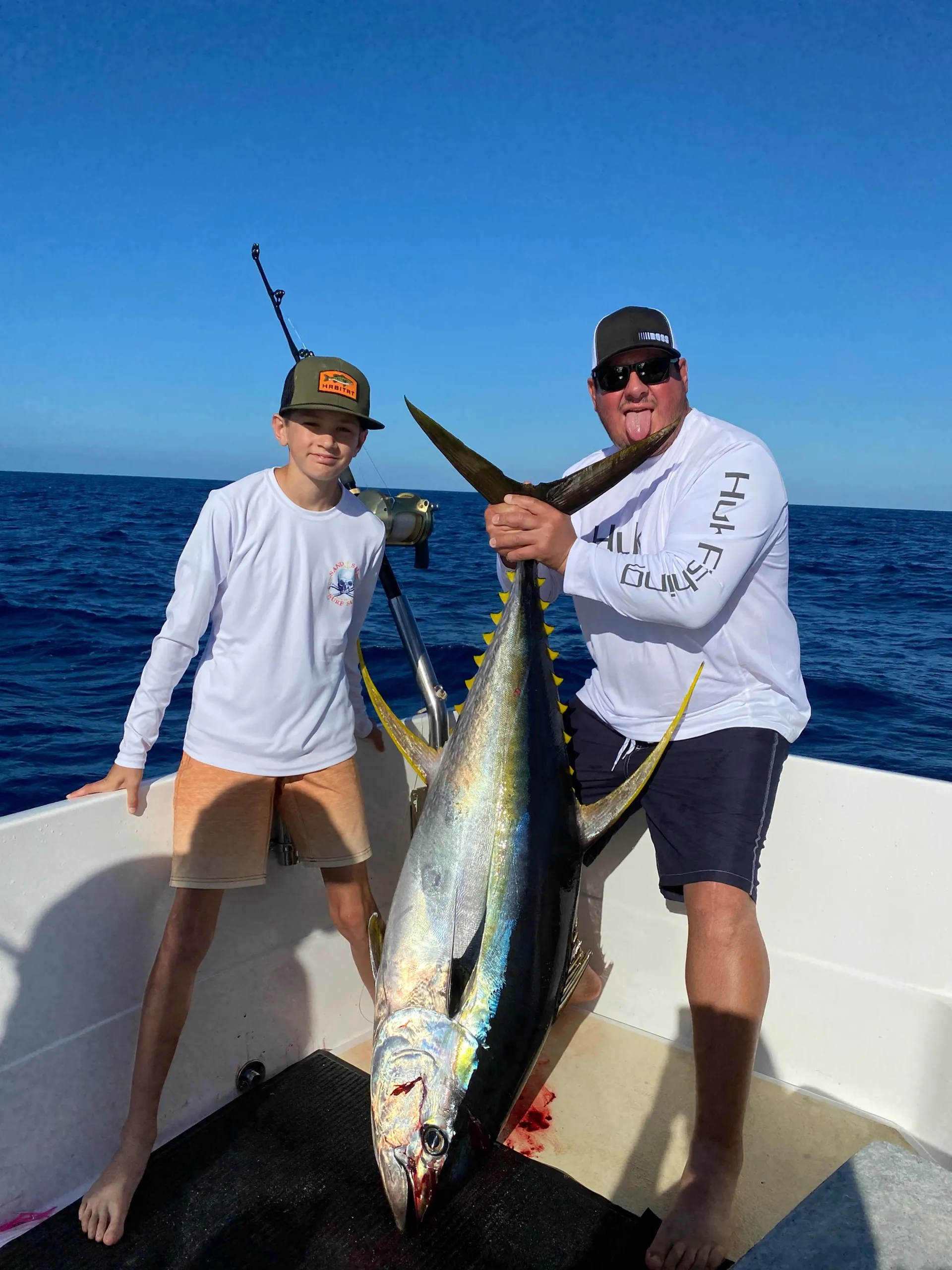 Hatteras Yachts 31 Sport Cruiser in Haleiwa, HI — photo 7