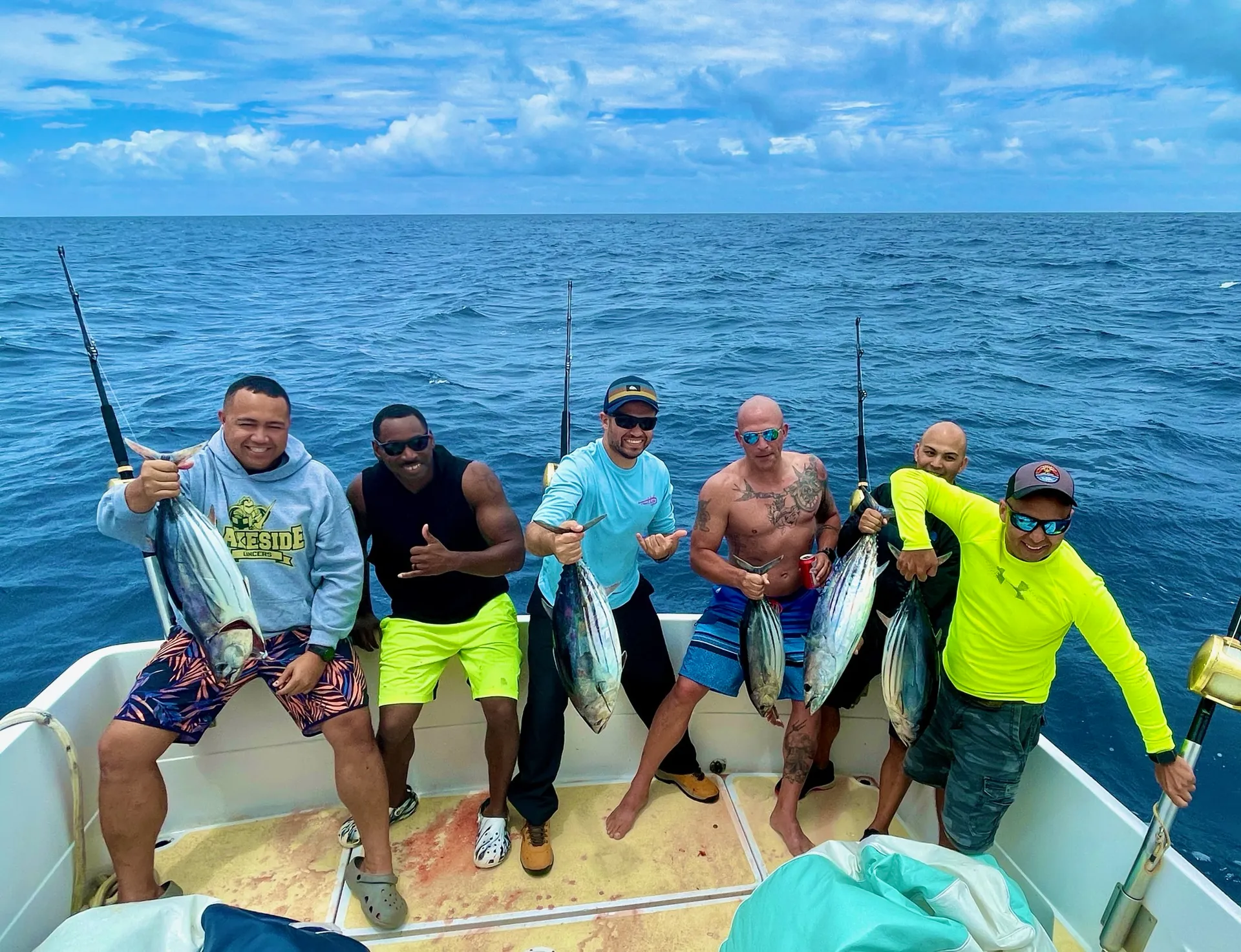 Hatteras Yachts 31 Sport Cruiser in Haleiwa, HI — photo 2