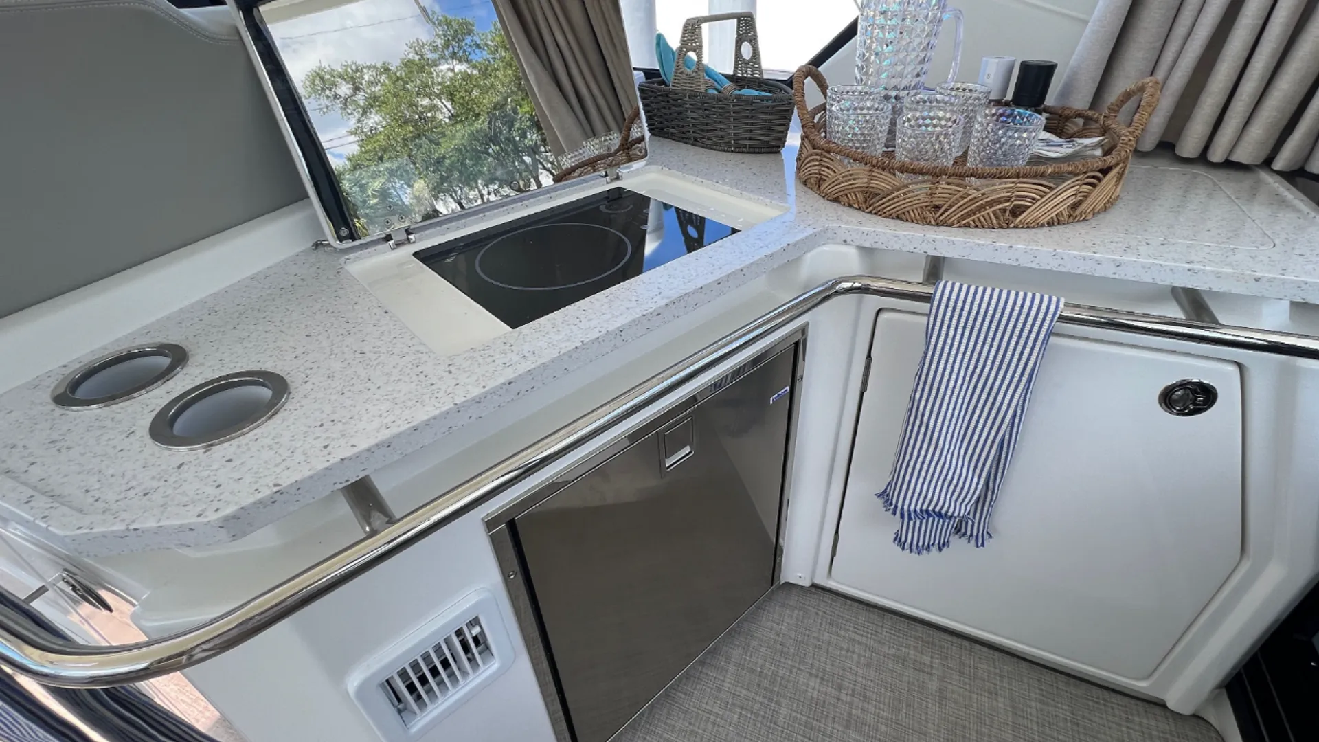 Aquila 44 in St. Petersburg, FL — photo 3