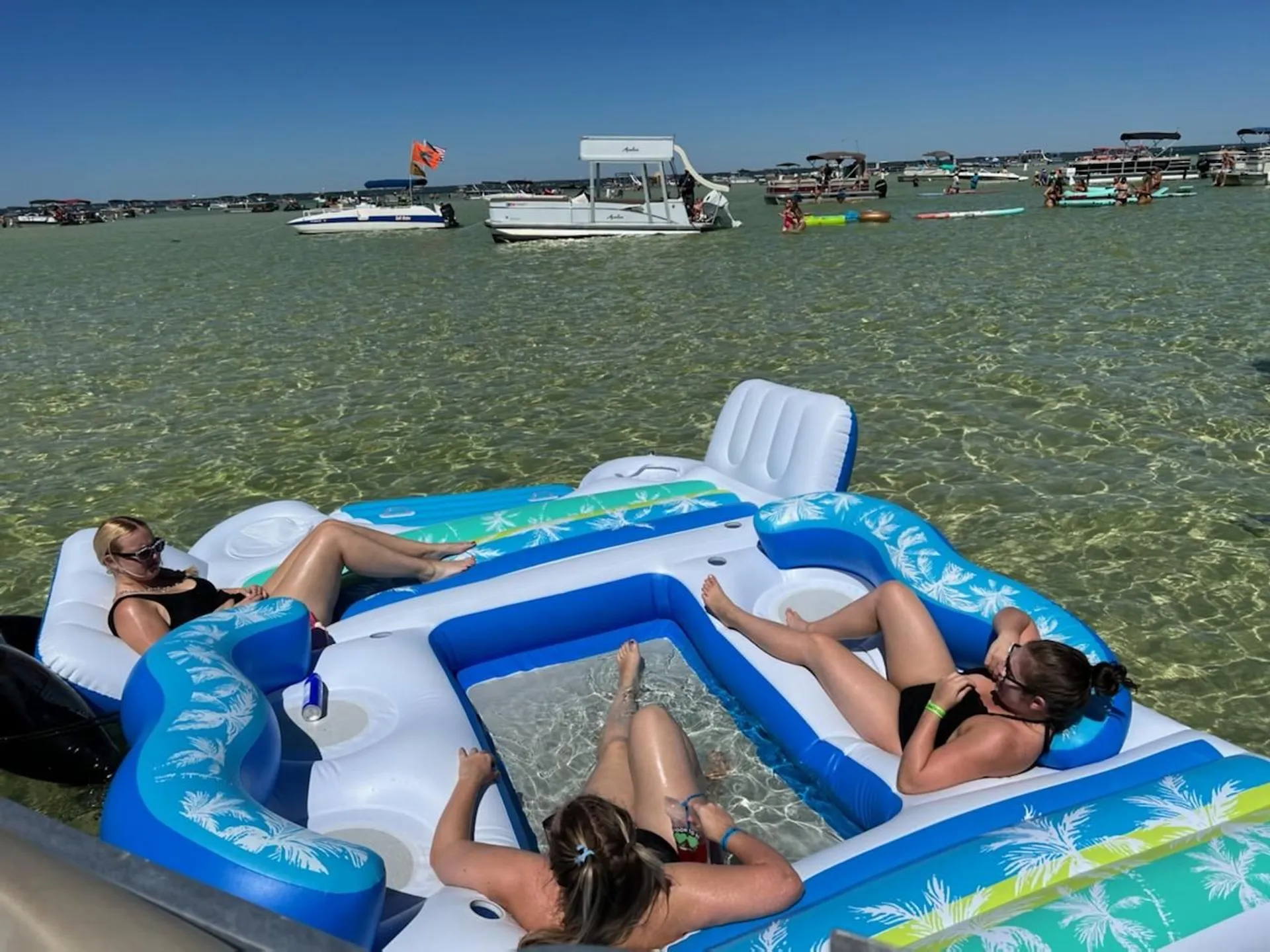 Pontoon Party!! For all gatherings (Paddleboard,Lily Pad, Inflatables)