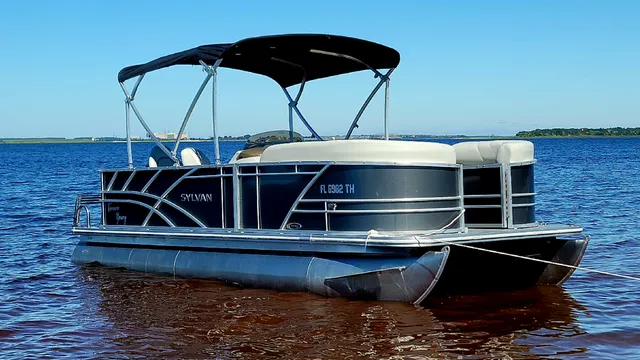 Rent a Sylvan Marine pontoon in Yulee, FL near me