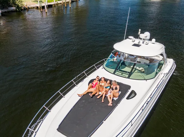Rent a Sea Ray Boats cruiser in Fort Lauderdale, FL near me