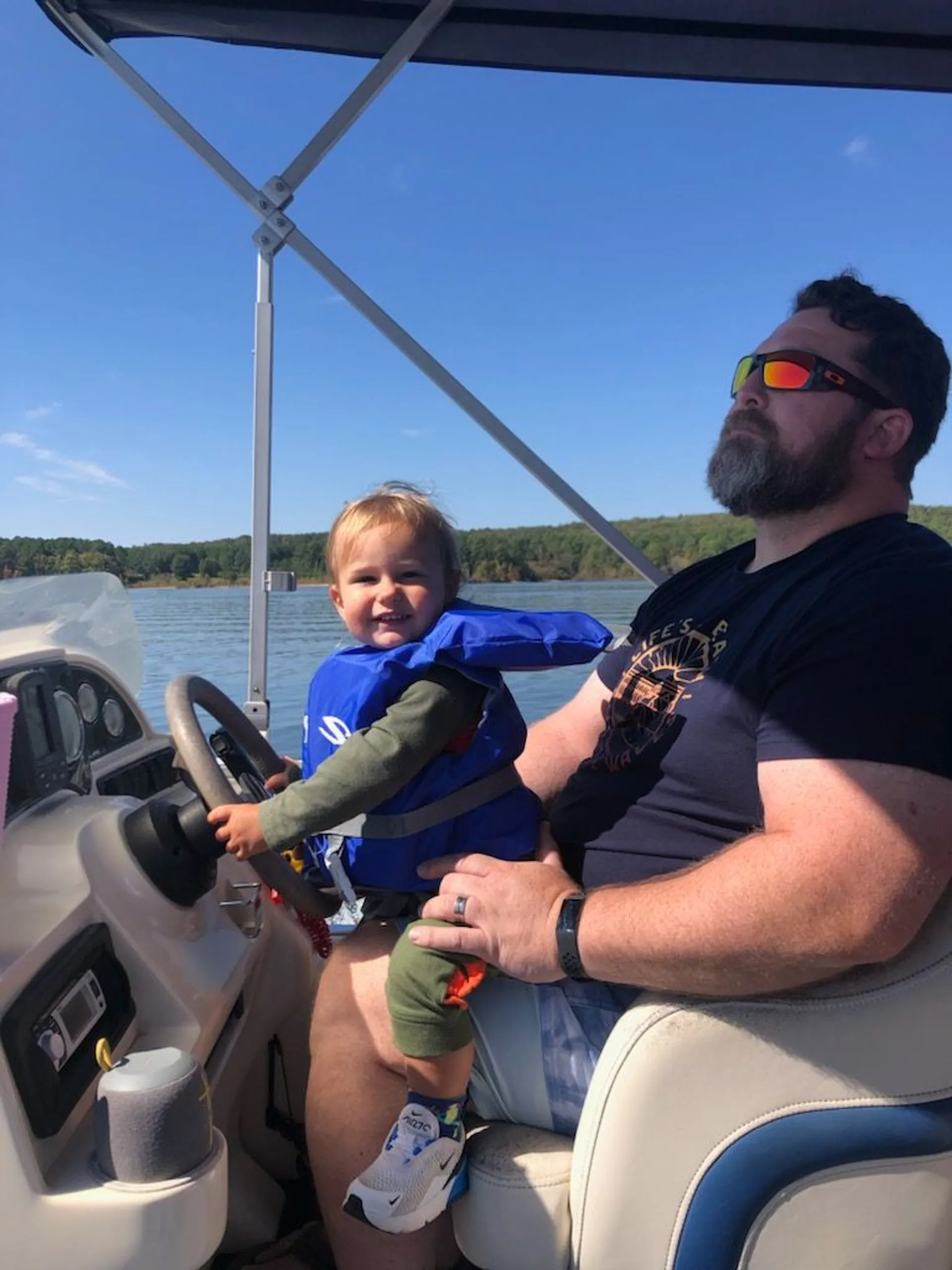 Family Fun &amp; Sun 24 Foot Tritoon. Lots of shade.