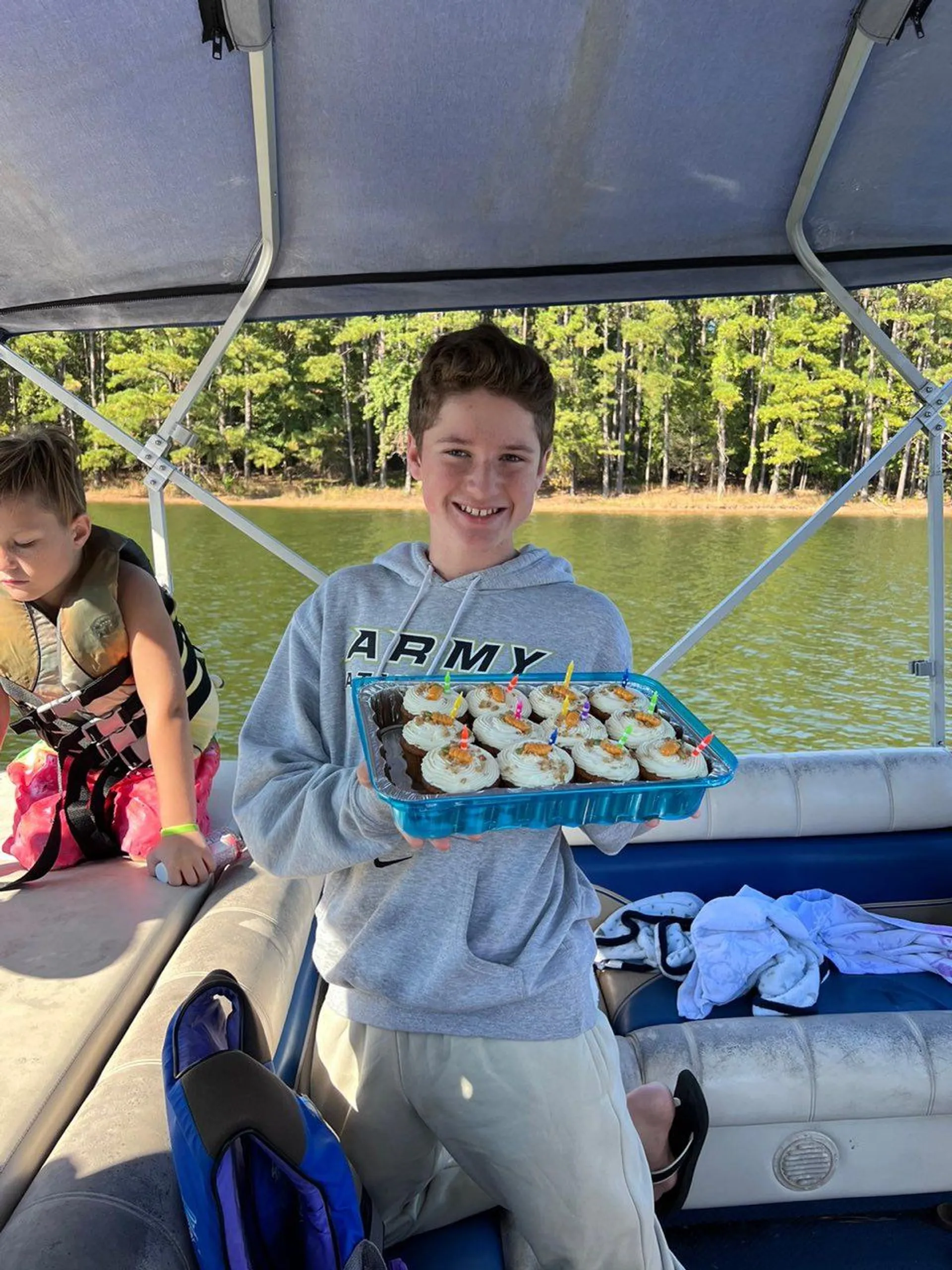 Family Fun &amp; Sun 24 Foot Tritoon. Lots of shade.