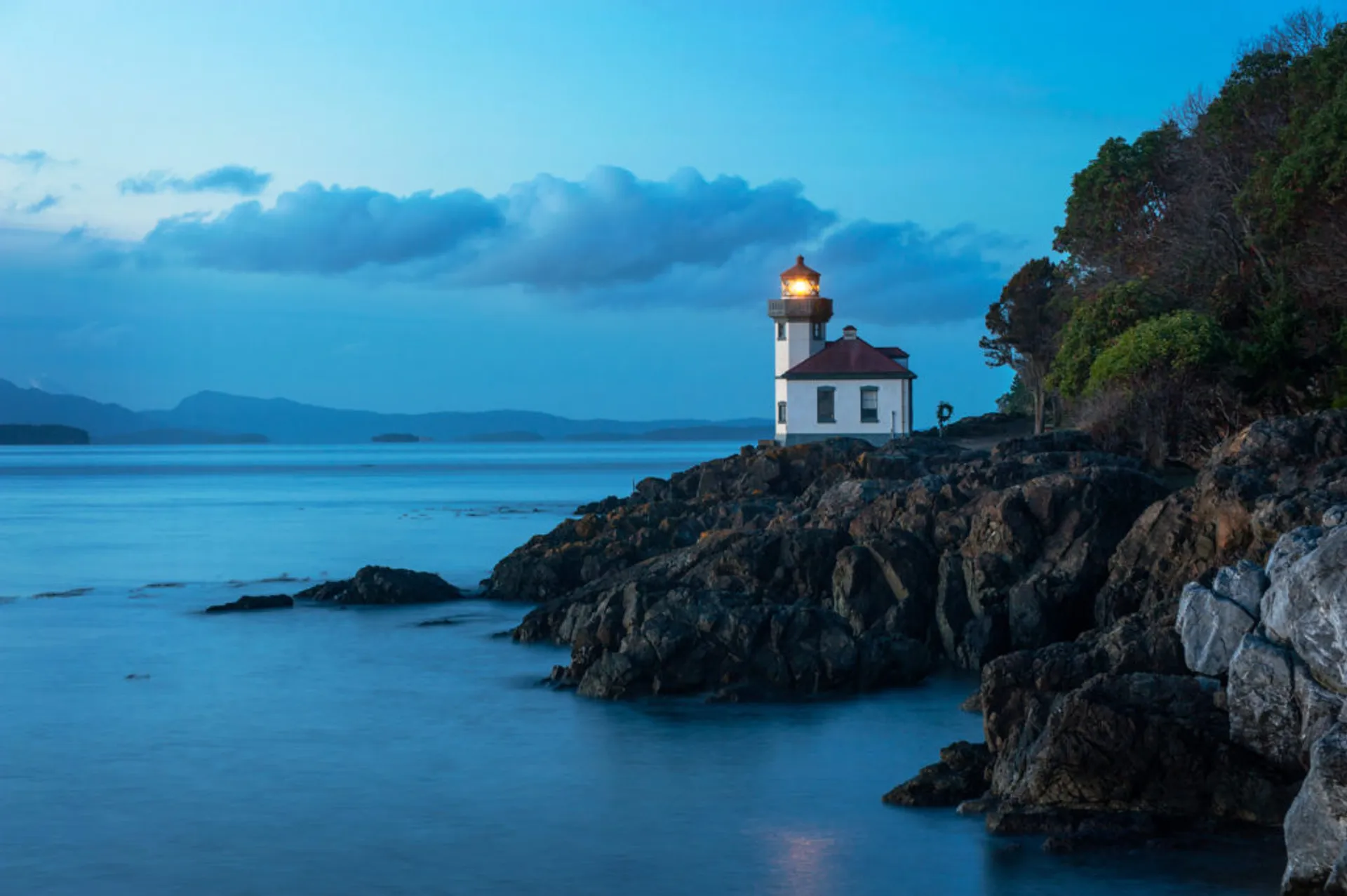 Luxury Yacht Charter, Seattle or San Juan Islands