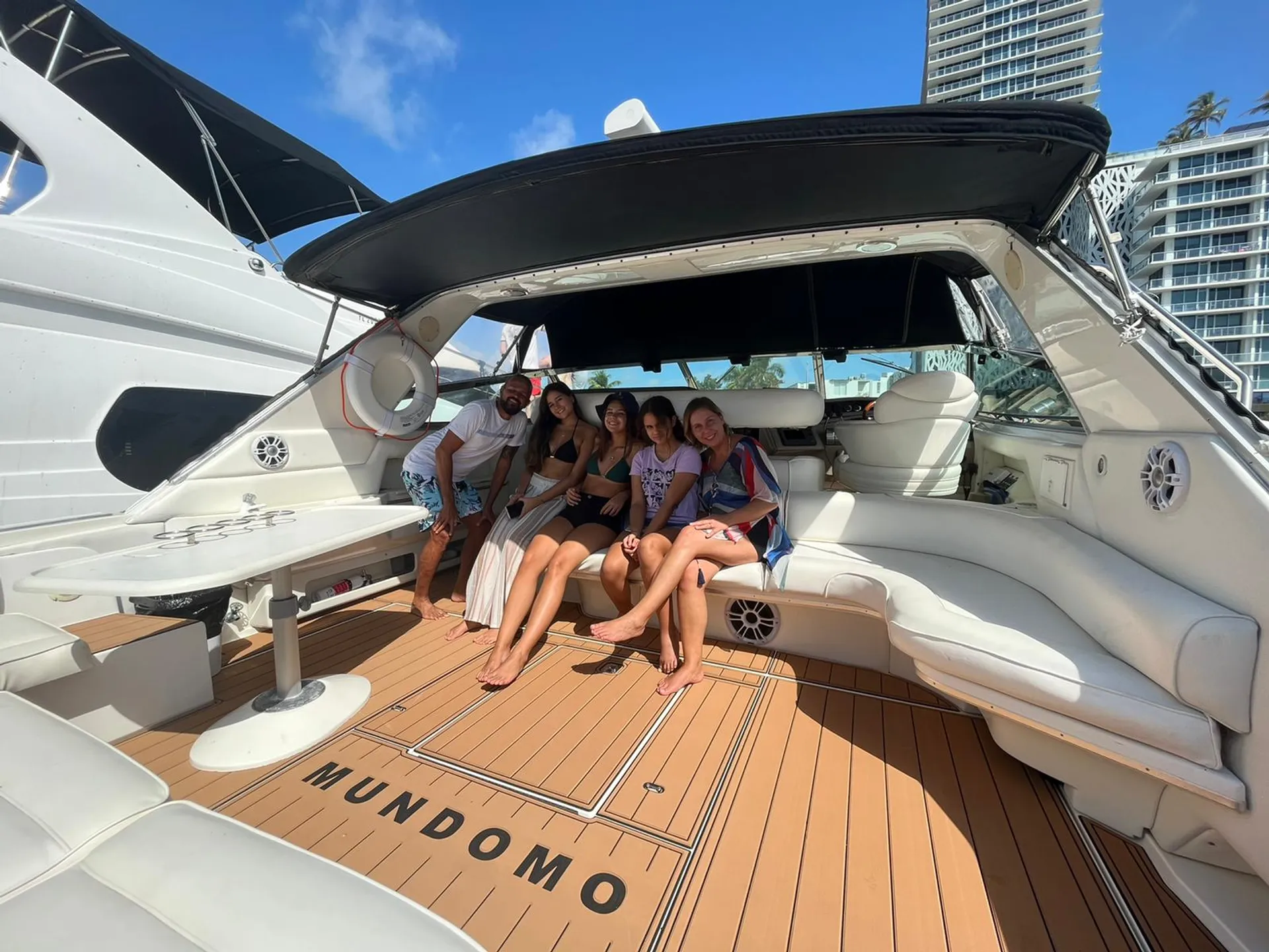 Sea Ray Boats 500 Sundancer in Miami, FL — photo 8