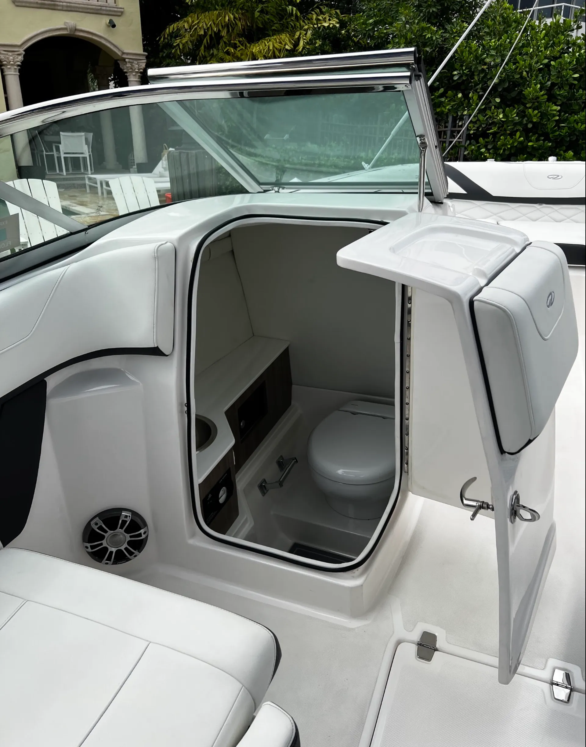 REGAL BOATS 26 OBX in Fort Lauderdale, FL — photo 10