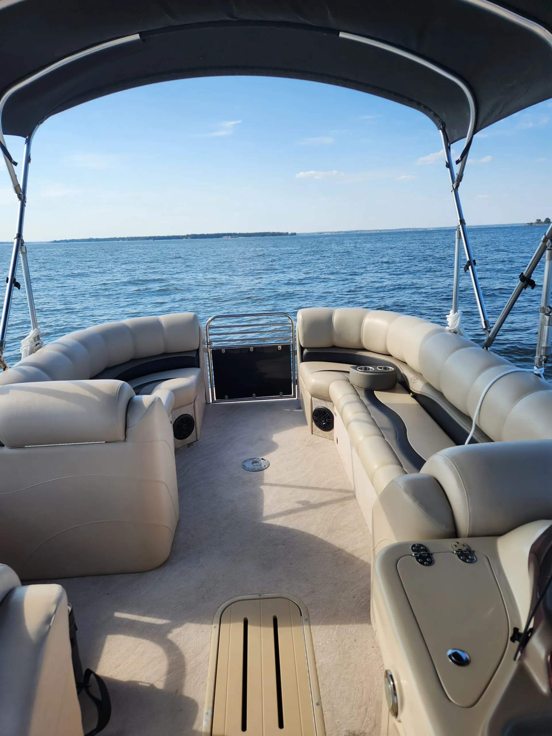 23 ft Avalon Tritoon on Lake Conroe "Ruby"