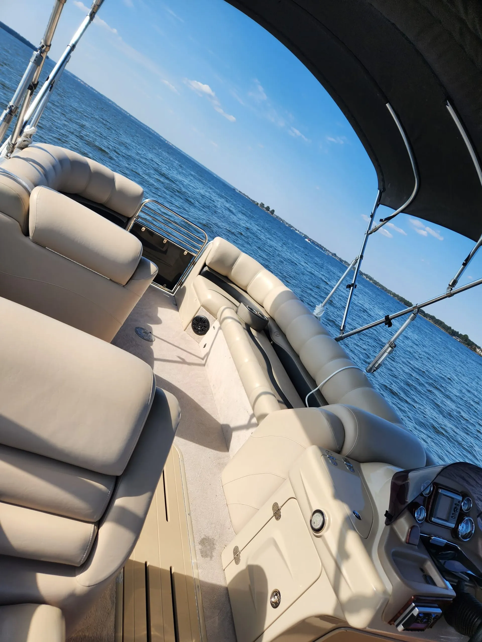 23 ft Avalon Tritoon on Lake Conroe "Ruby"