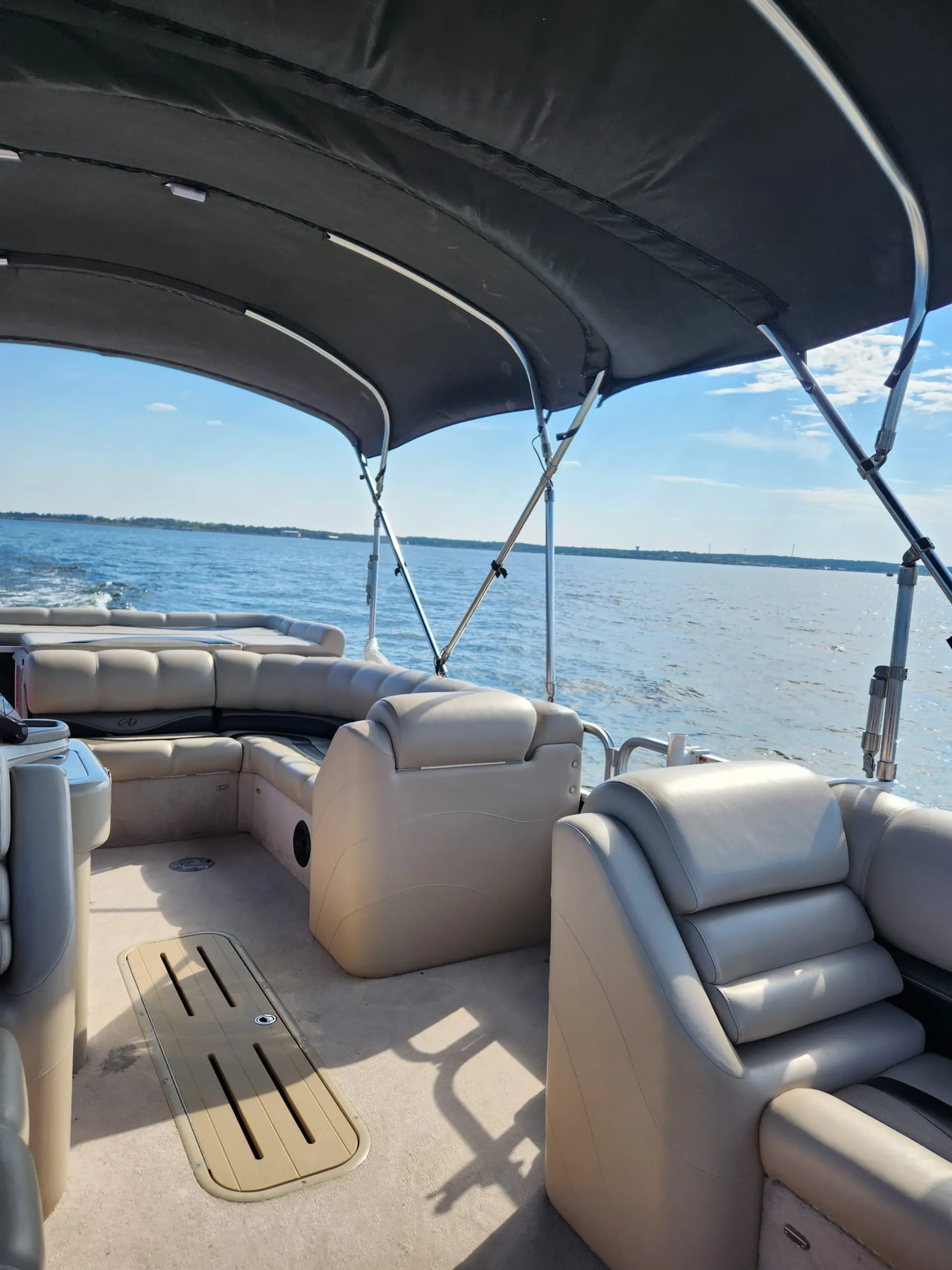 23 ft Avalon Tritoon on Lake Conroe "Ruby"