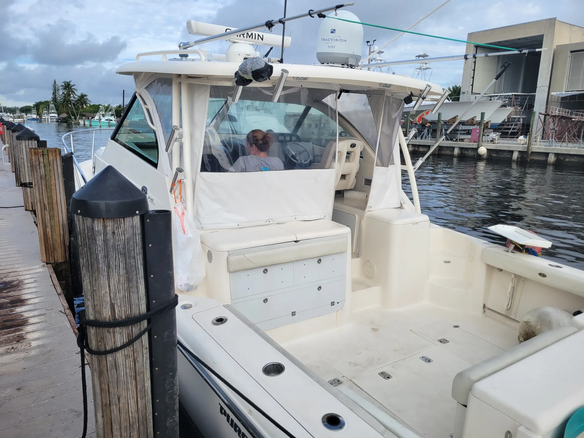 Pursuit OS345 Offshore w/2-F350HP in Hialeah, FL — photo 2