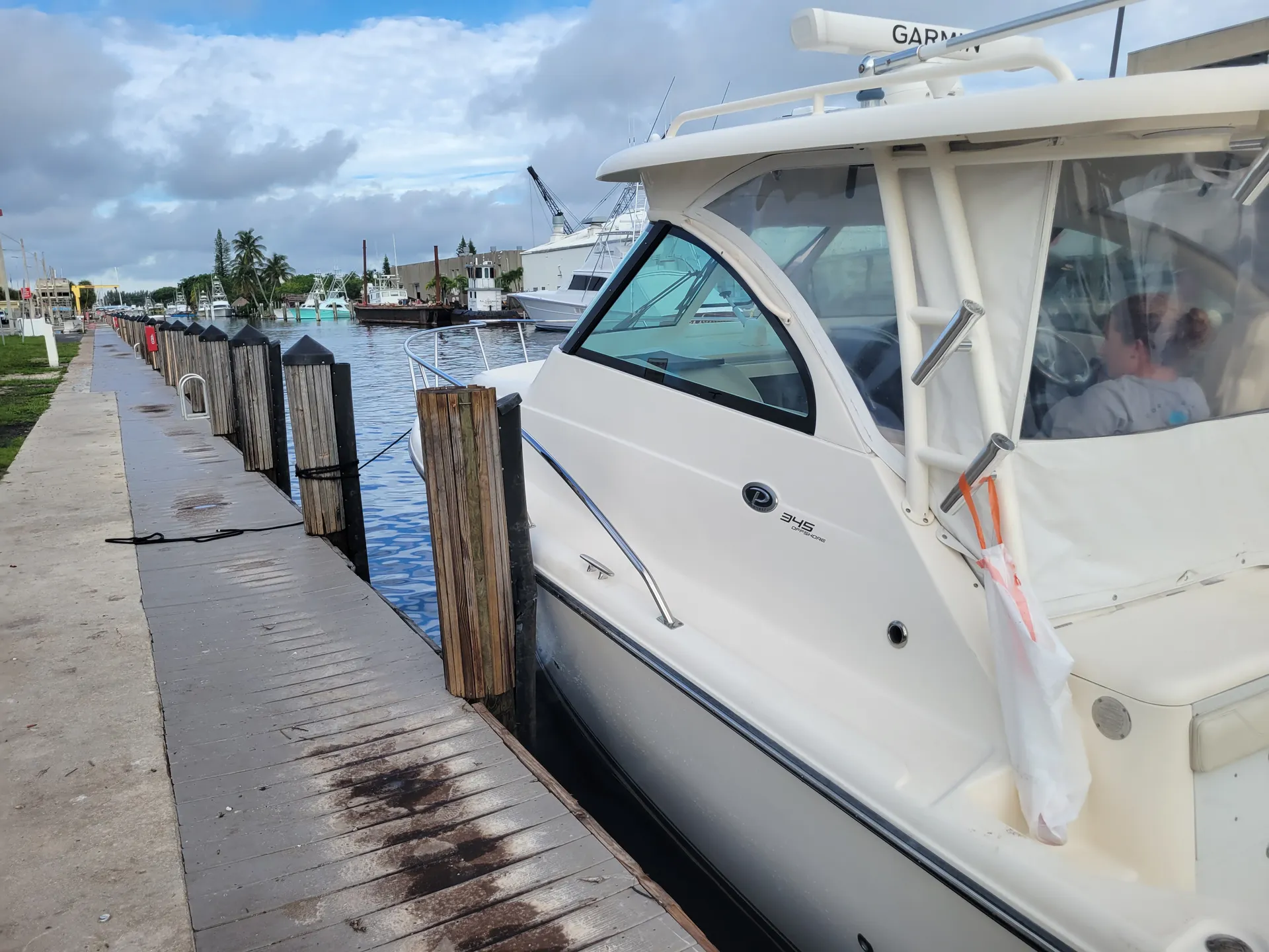 Pursuit OS345 Offshore w/2-F350HP in Hialeah, FL — photo 3
