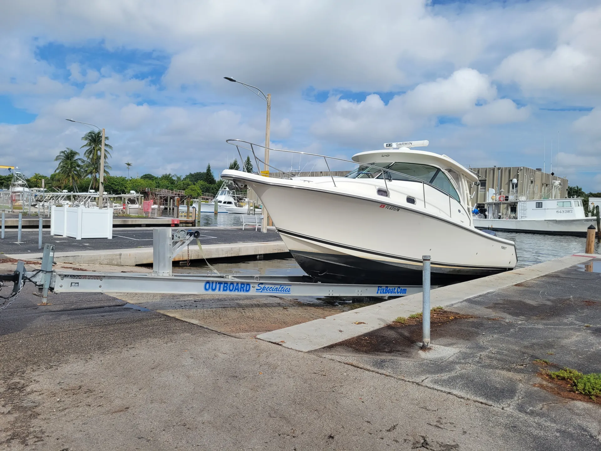 Pursuit OS345 Offshore w/2-F350HP in Hialeah, FL — photo 4