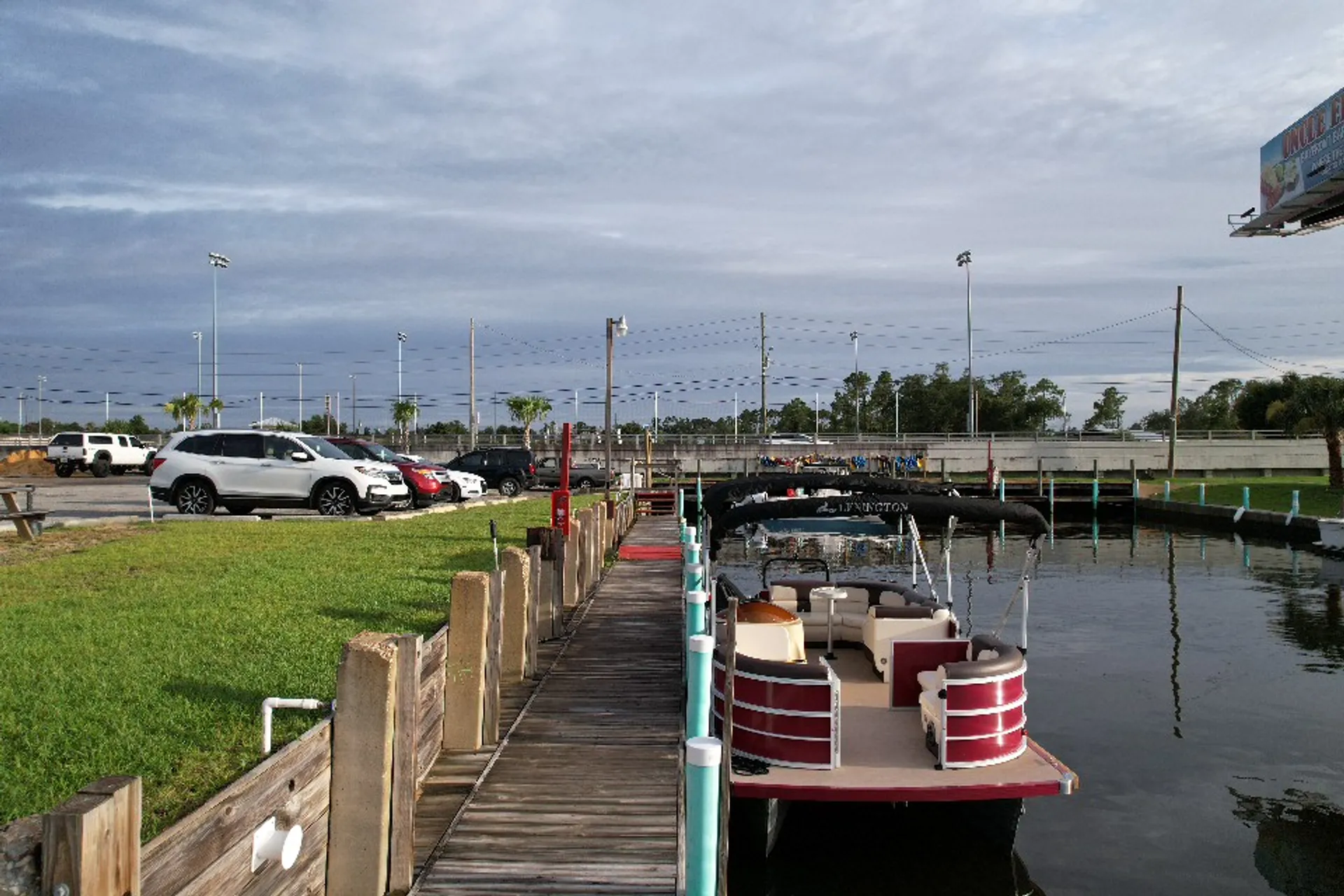 "Always a good time" Best priced pontoons - 10 Passenger!