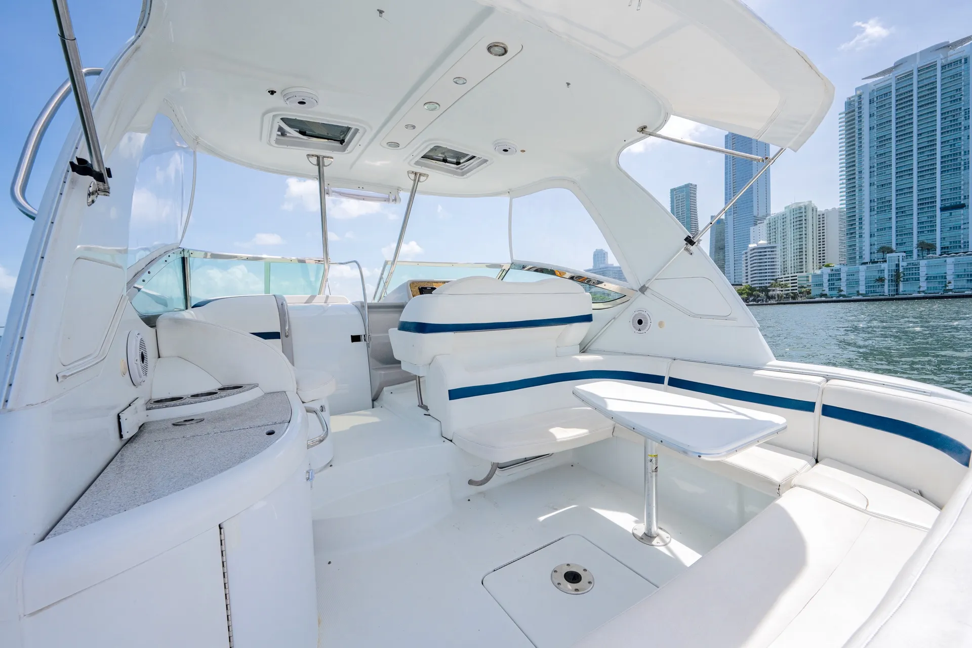 Formula by Thunderbird F-400 Super Sport in Miami Beach, FL — photo 2