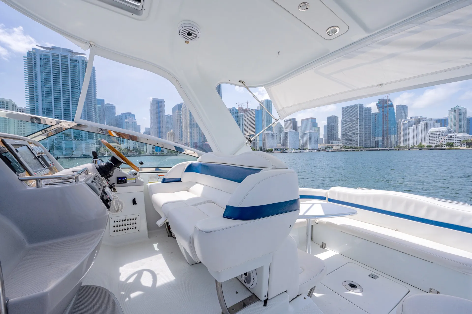 Formula by Thunderbird F-400 Super Sport in Miami Beach, FL — photo 5