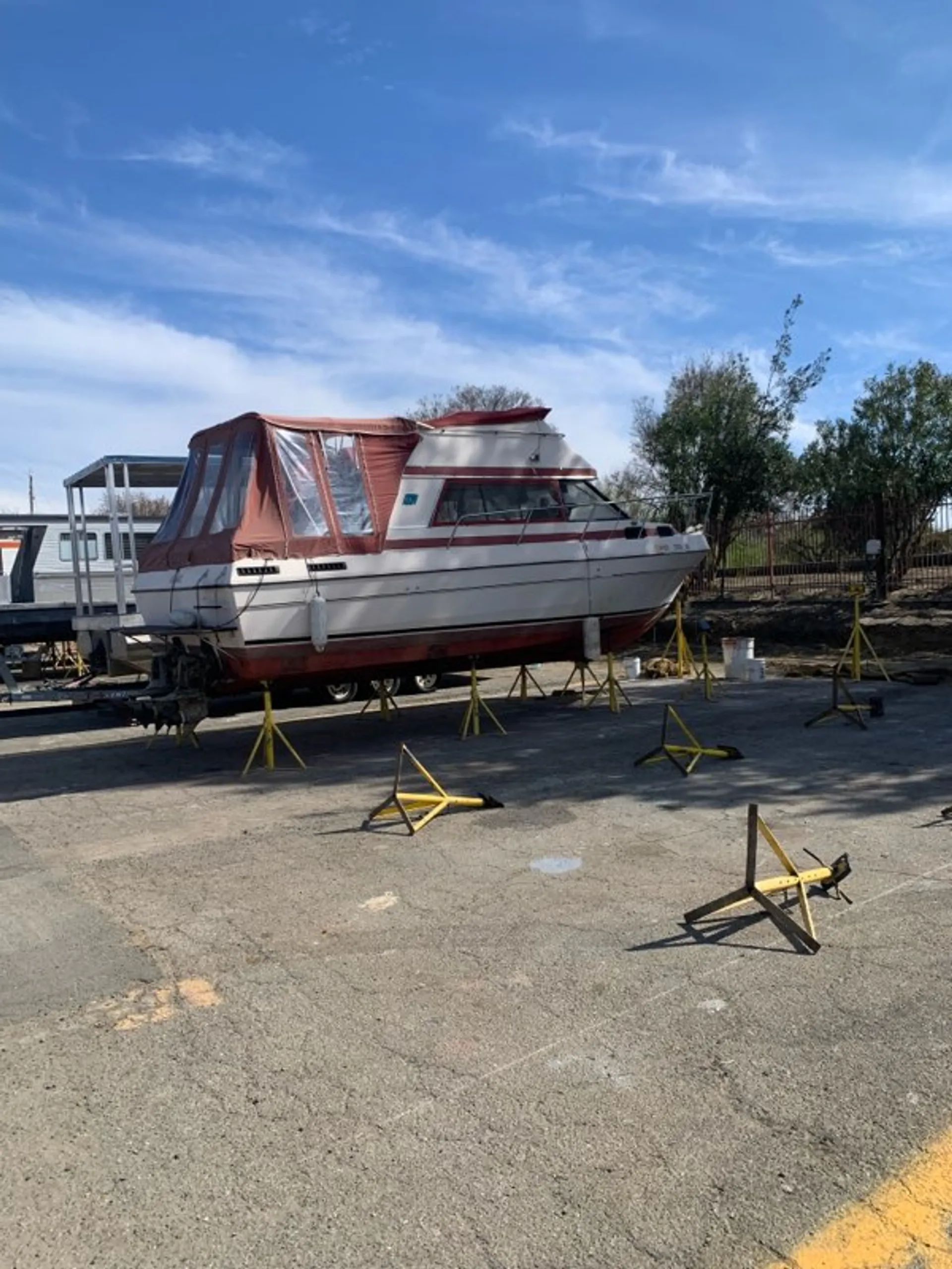 Bayliner 2750 Victoria Command BR in Stockton, CA — photo 2