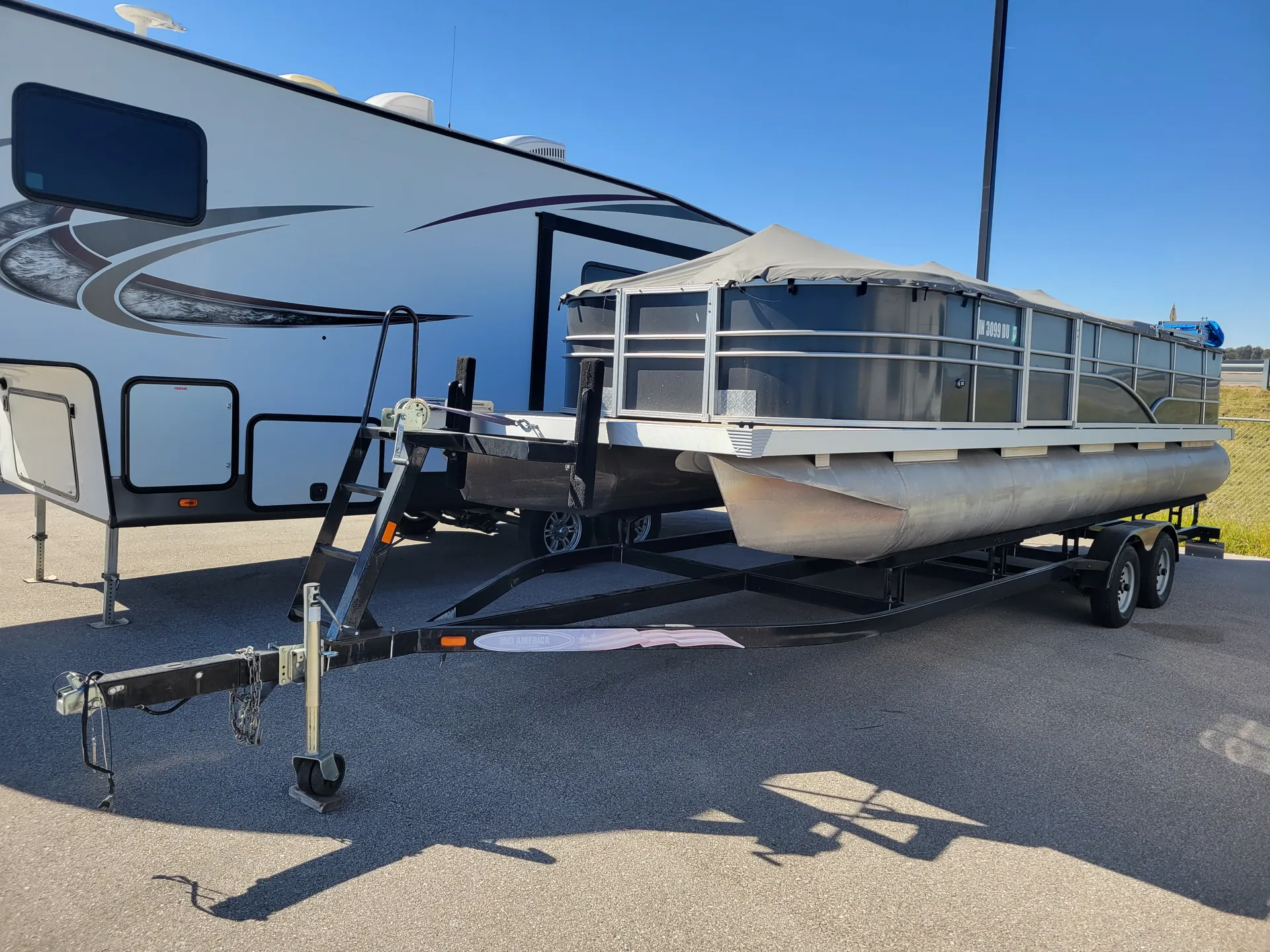 Playbuoy Boats 2422 Supreme in Evansville, IN — photo 2