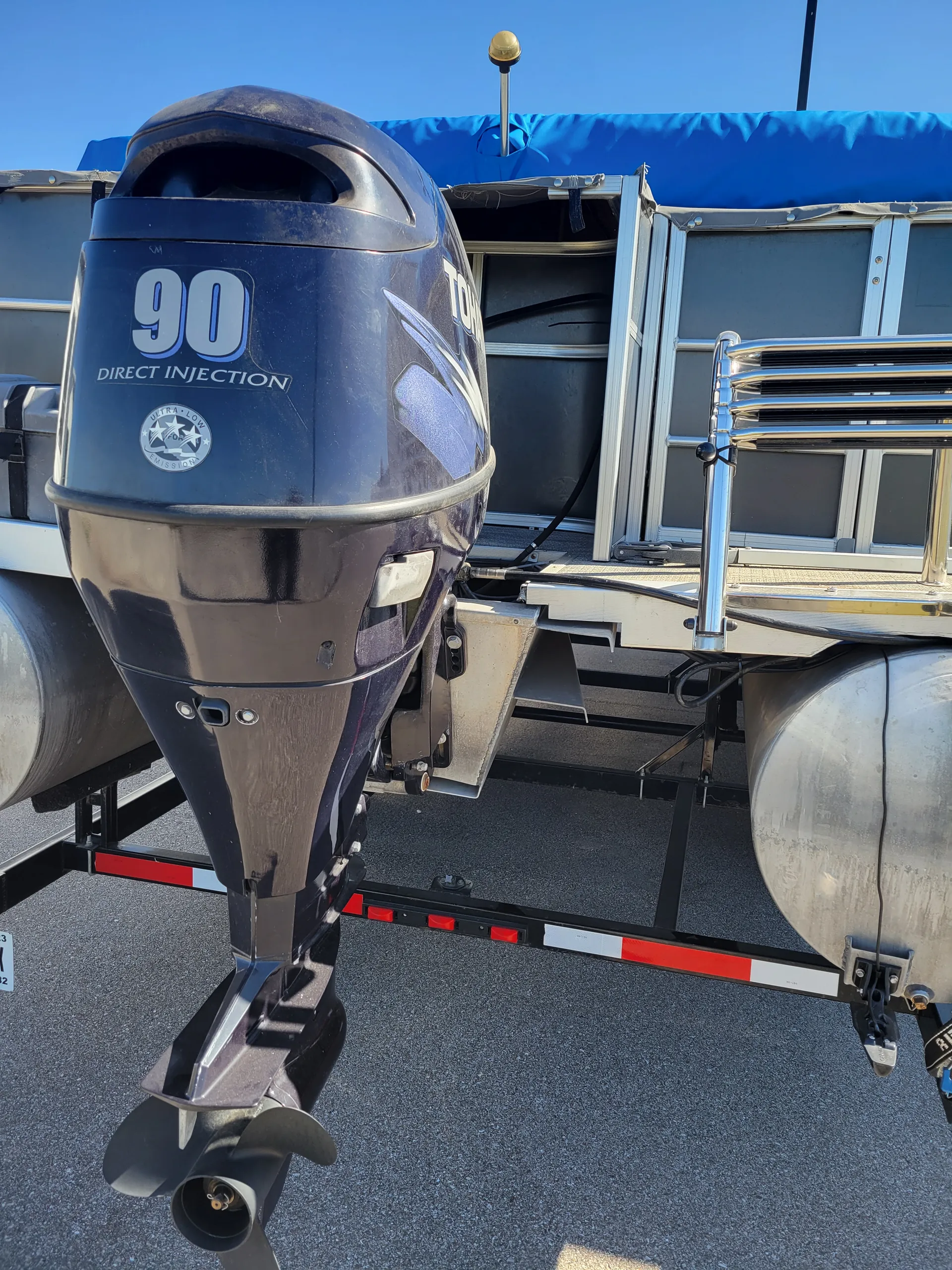 Playbuoy Boats 2422 Supreme in Evansville, IN — photo 4