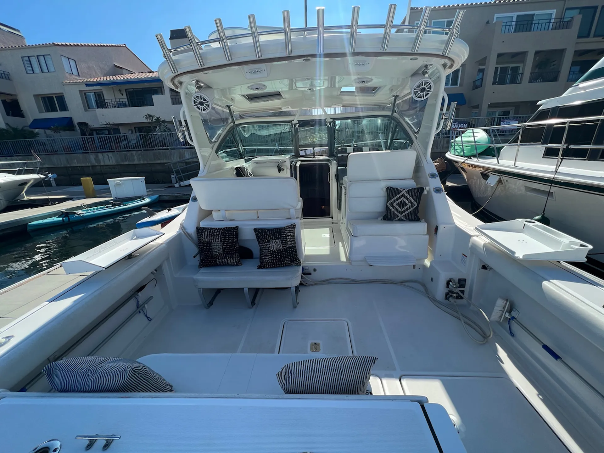 Tiara Yachts 3200 Open Express Cruiser in Huntington Beach, CA — photo 2