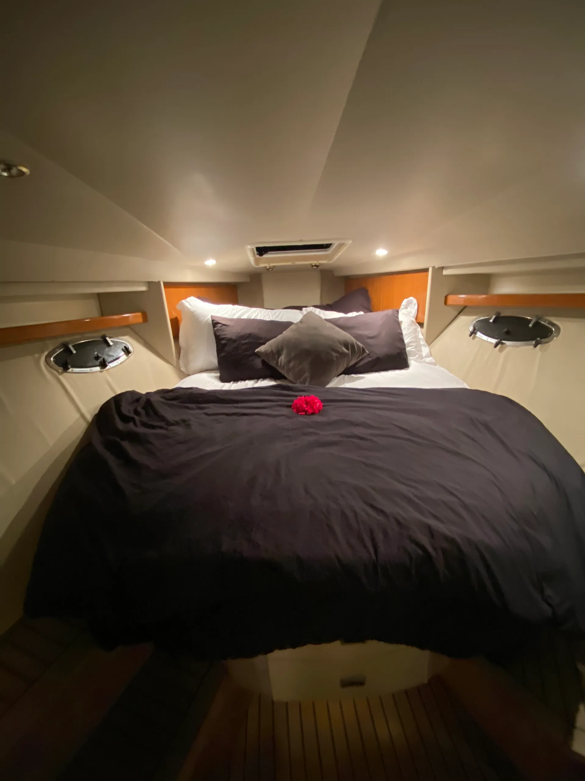 48' Luxury Yacht - Harbor Cruise - Catalina Island