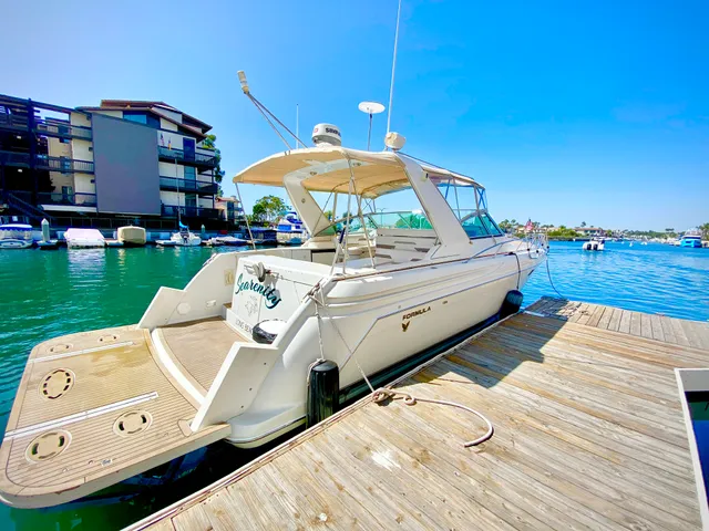 Rent a FORMULA BY THUNDERBIRD motor yacht in Long Beach, CA near me