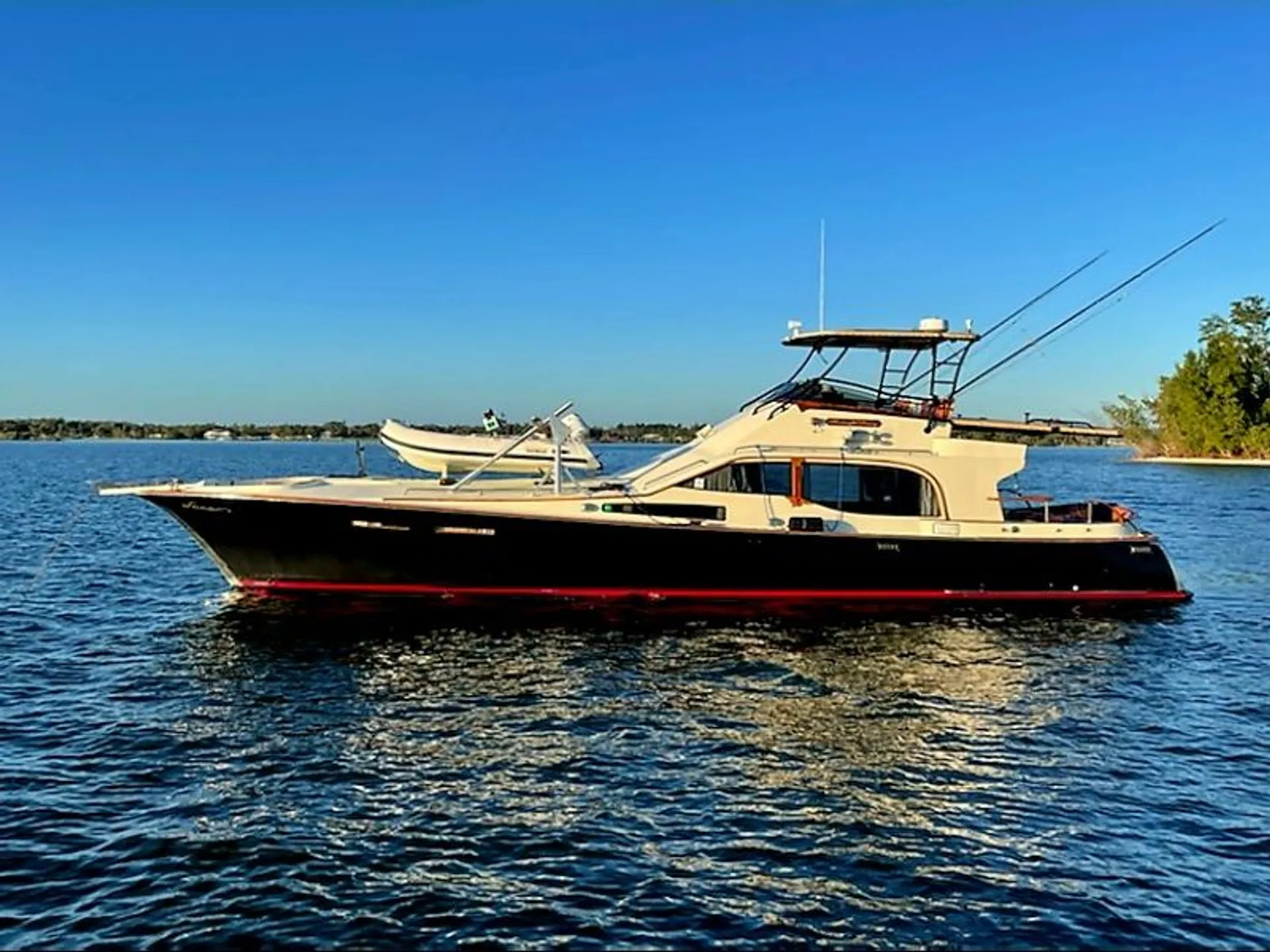 Cruise on a Custom luxury yacht
