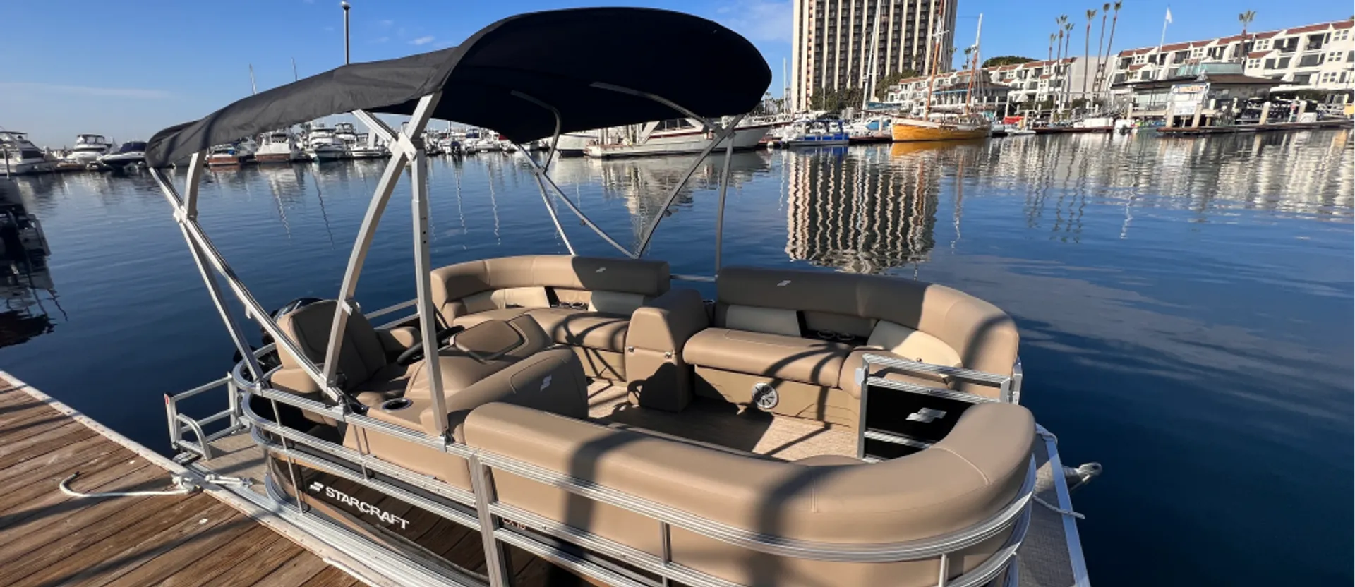 Pontoon Starcraft LX 16 for rental in Mission bay! 