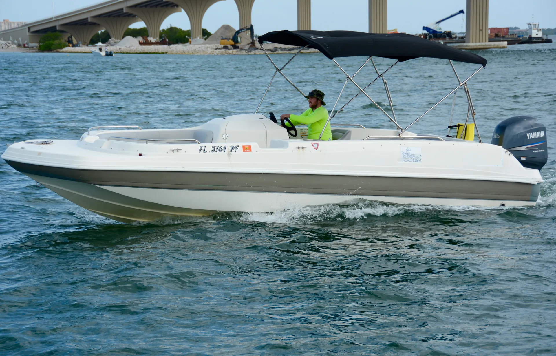 Hurricane Boats SD 2400 in Saint Petersburg, FL — photo 2