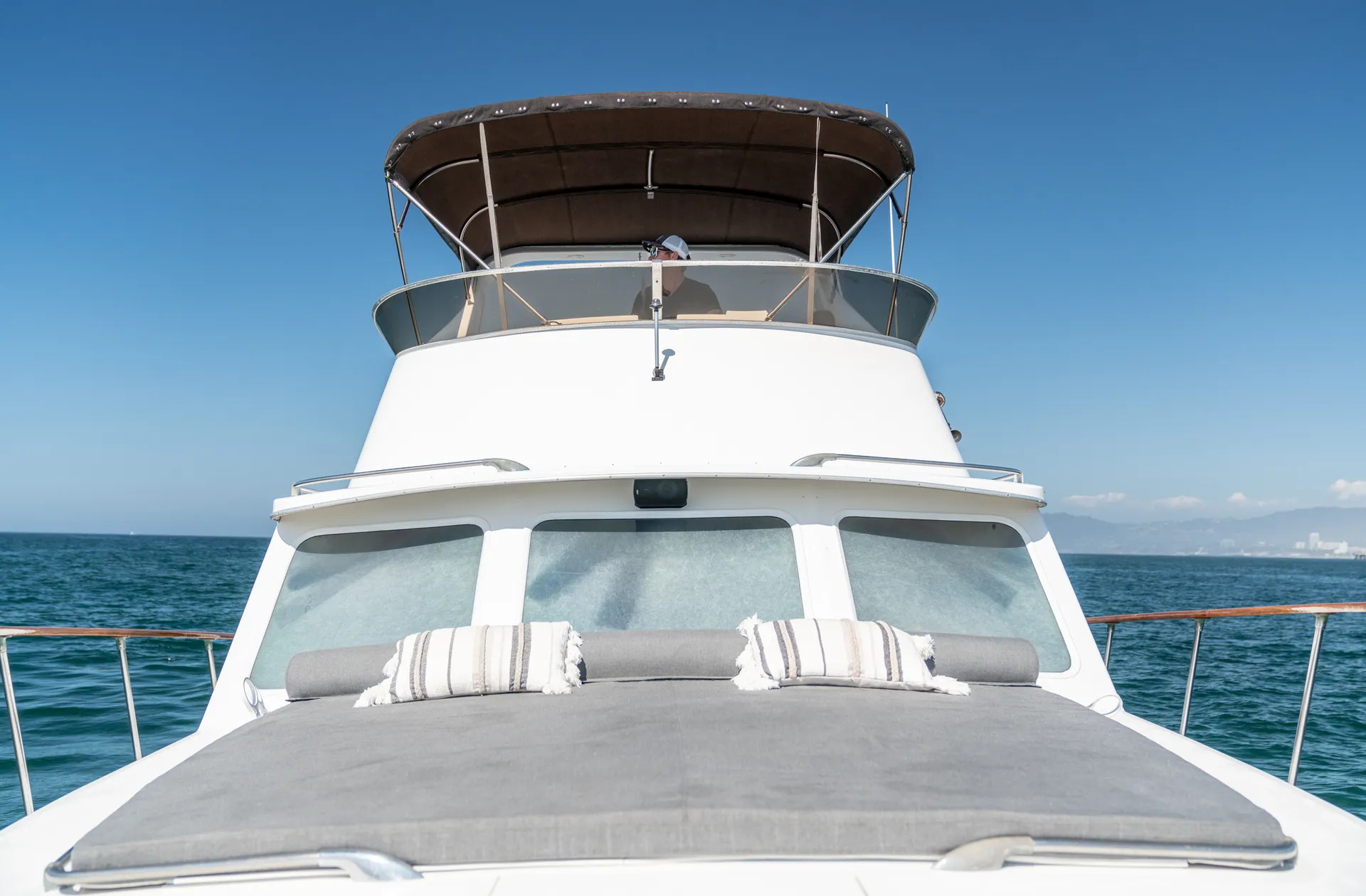🌊 BEST VALUE ☀️ Huge Bow Cushion! Classic 50ft Motor Yacht ⚓️