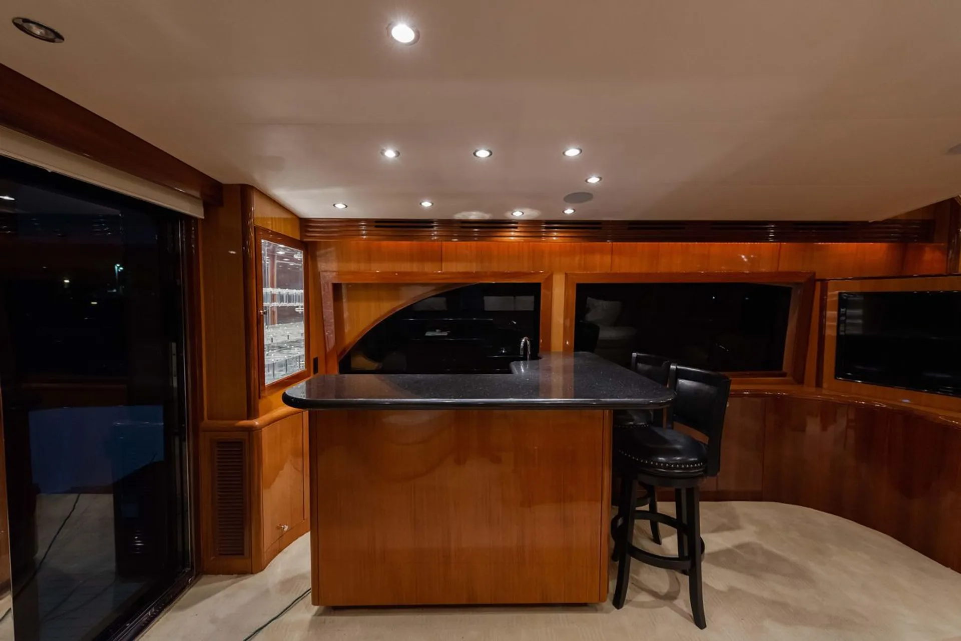 64 Hatteras motor yacht  lots of toys 