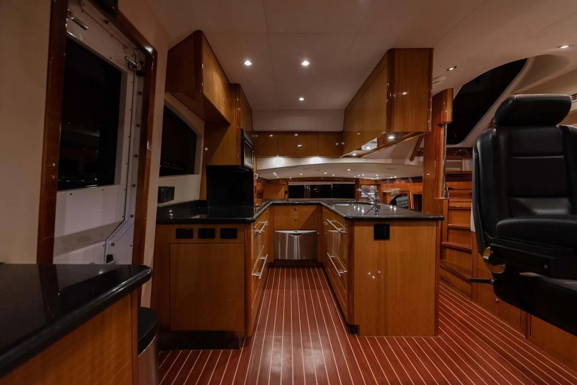 64 Hatteras motor yacht  lots of toys 