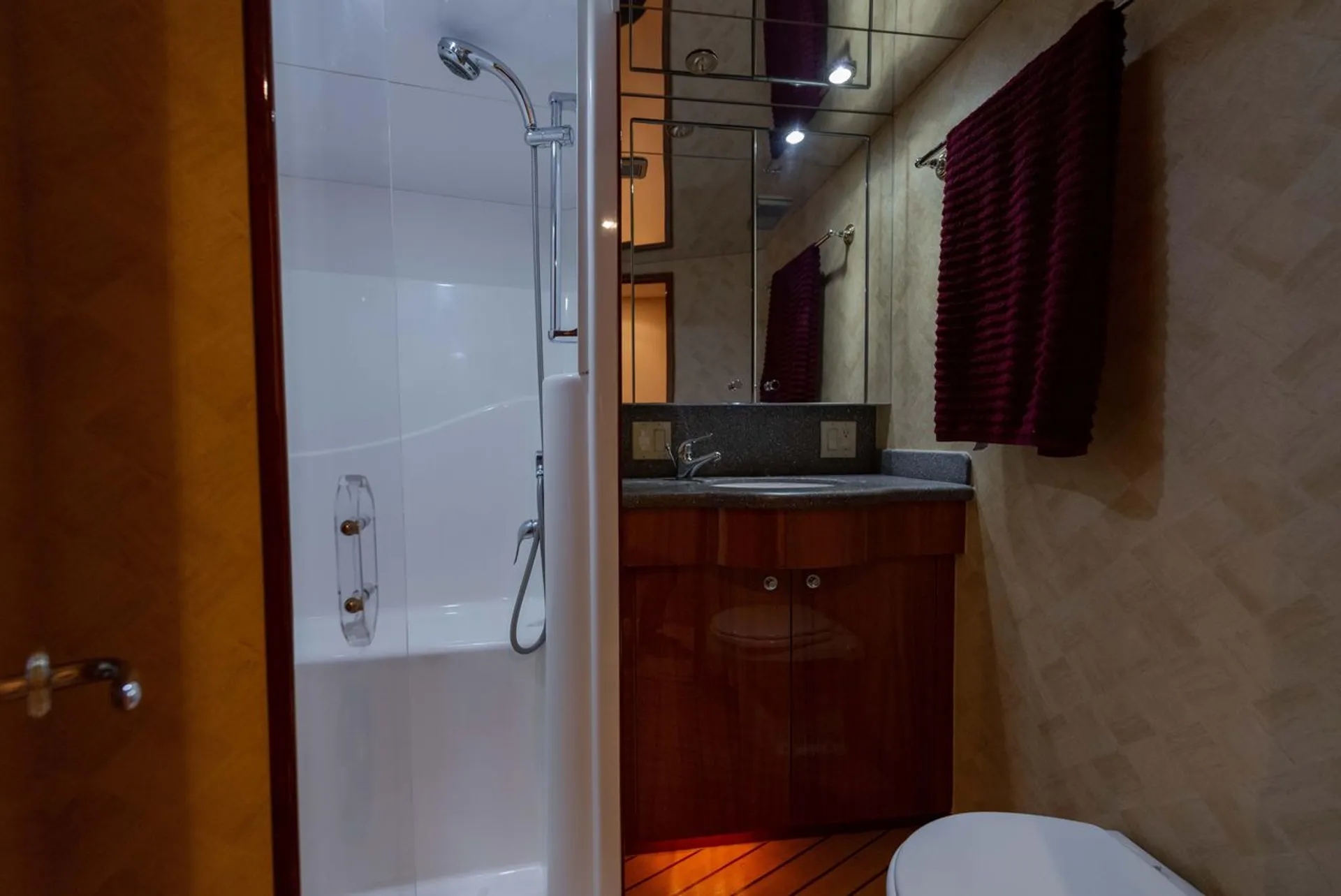 64 Hatteras motor yacht  lots of toys 