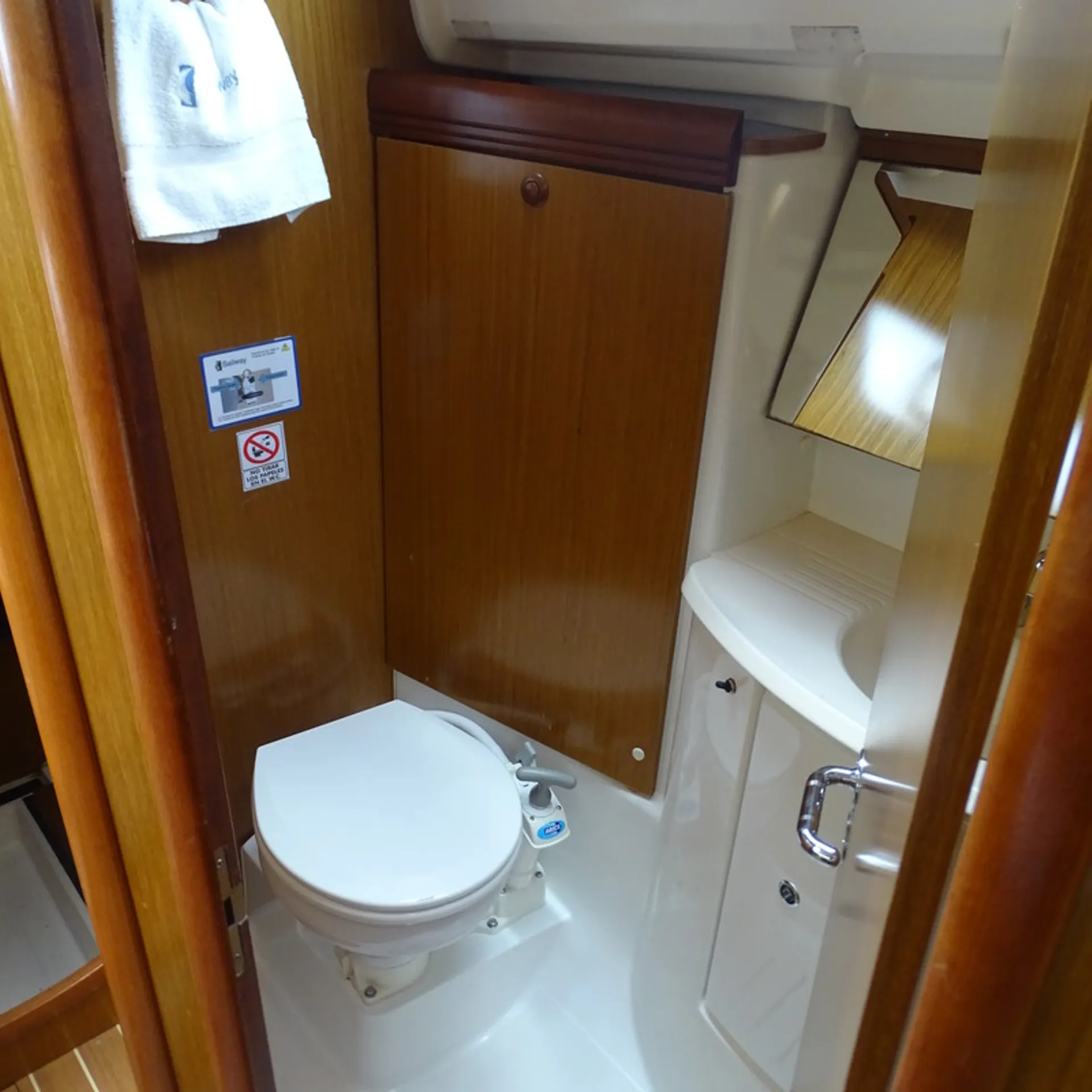 Jeanneau Odyssey 39i in Vigo, GA — photo 9