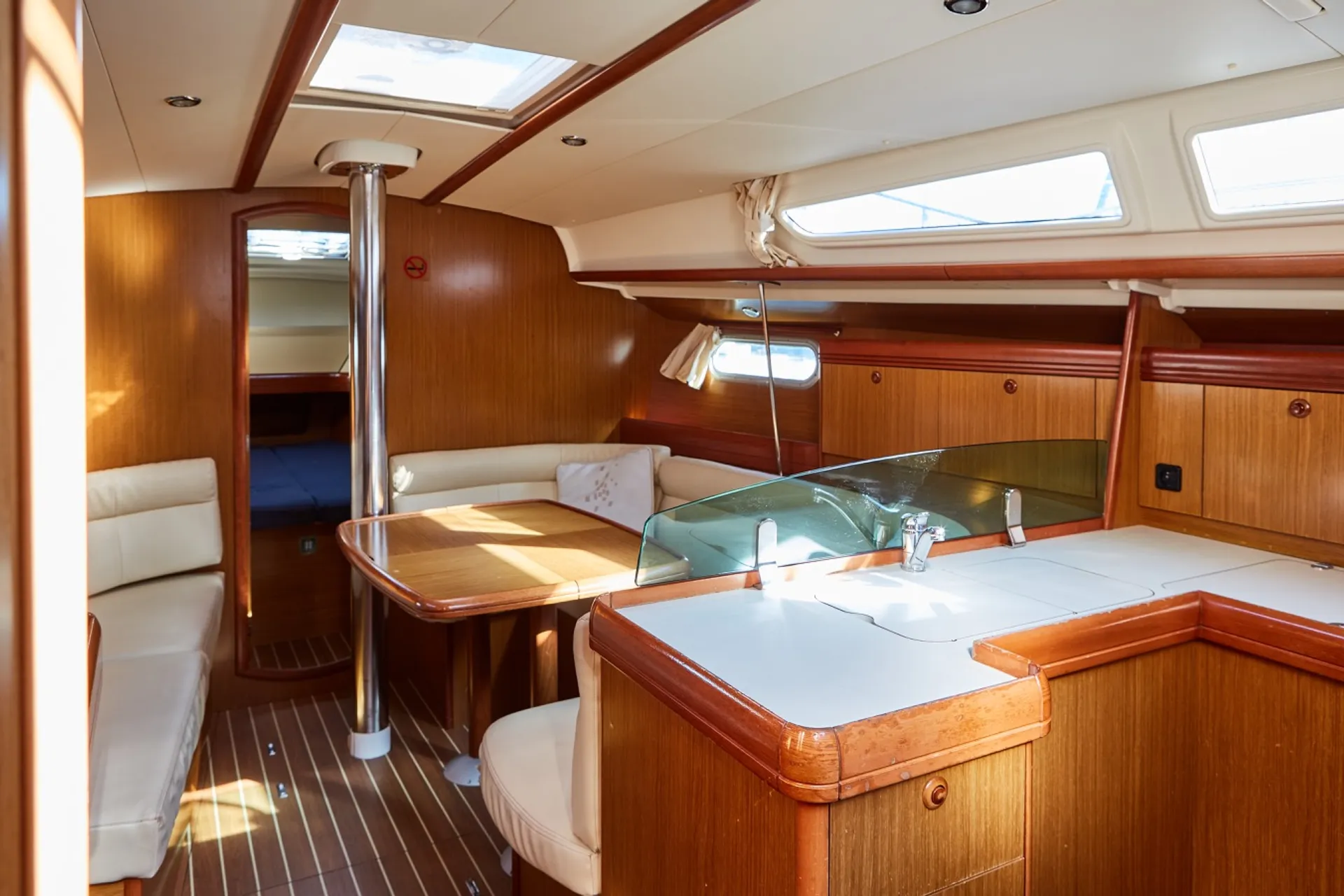 Jeanneau Odyssey 39i in Vigo, GA — photo 7